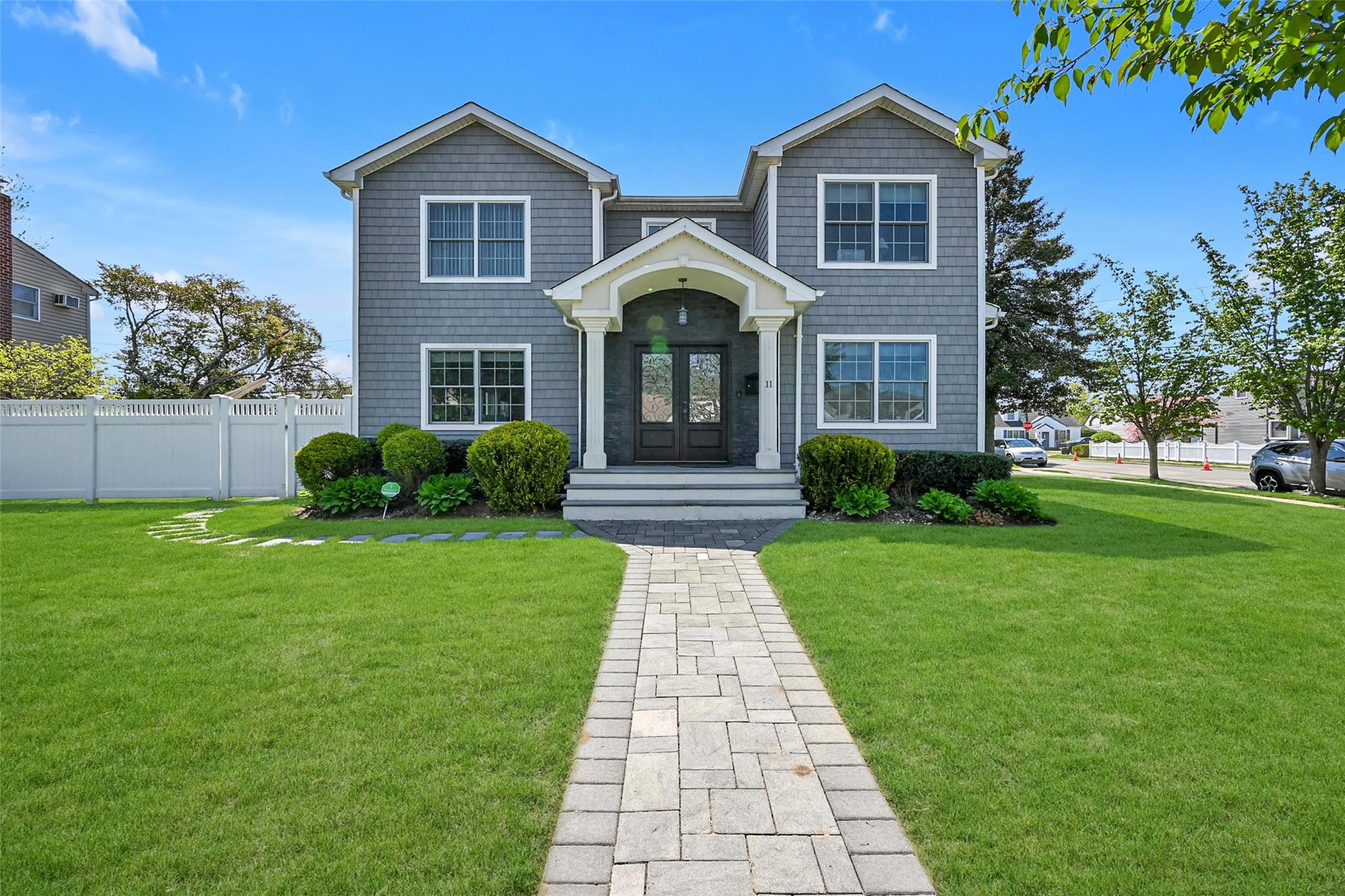 11 Knickerbocker Road S