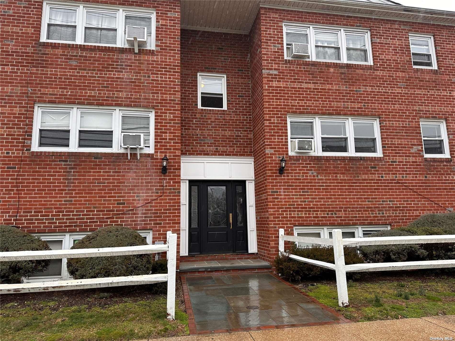 133 Dubois Avenue Unit: A 11