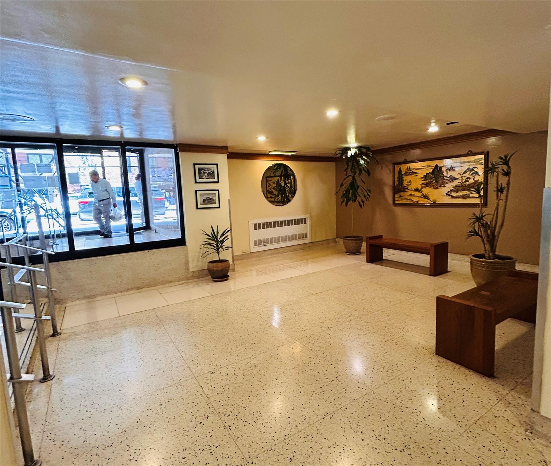 13705 Franklin Avenue Unit: 3J