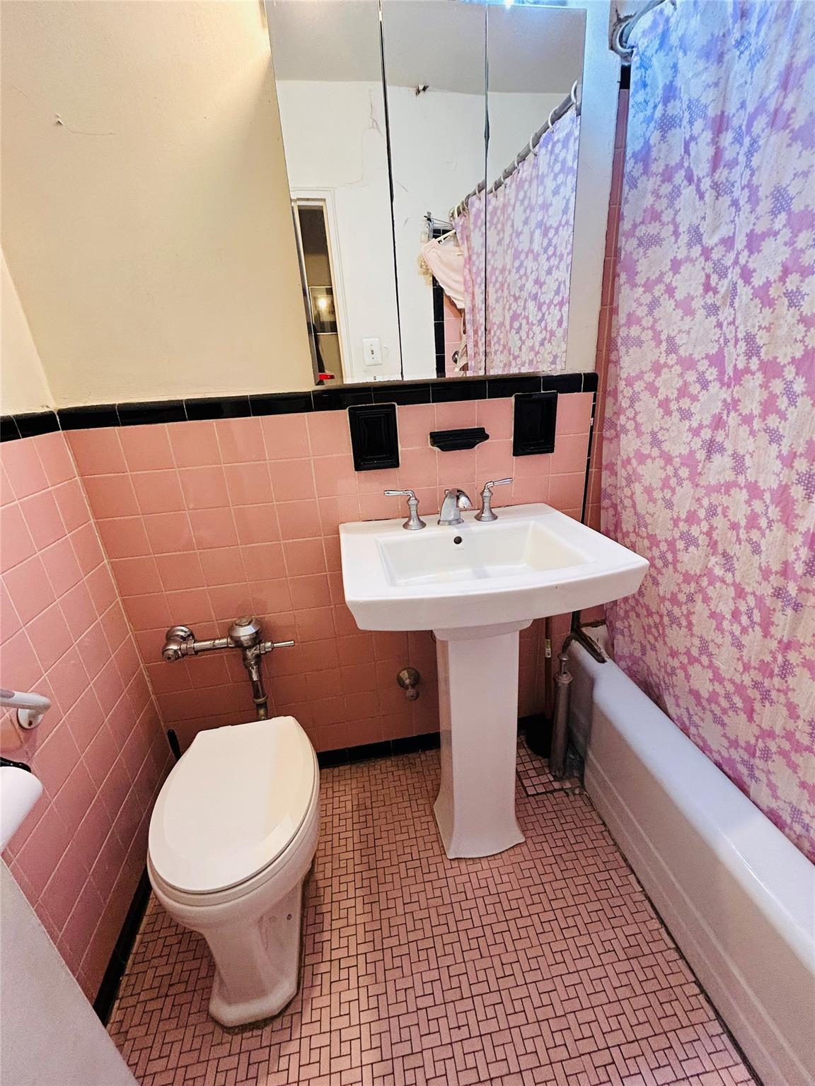 13705 Franklin Avenue Unit: 3J
