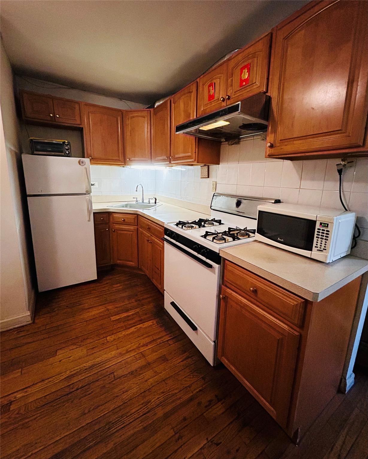 13705 Franklin Avenue Unit: 3J