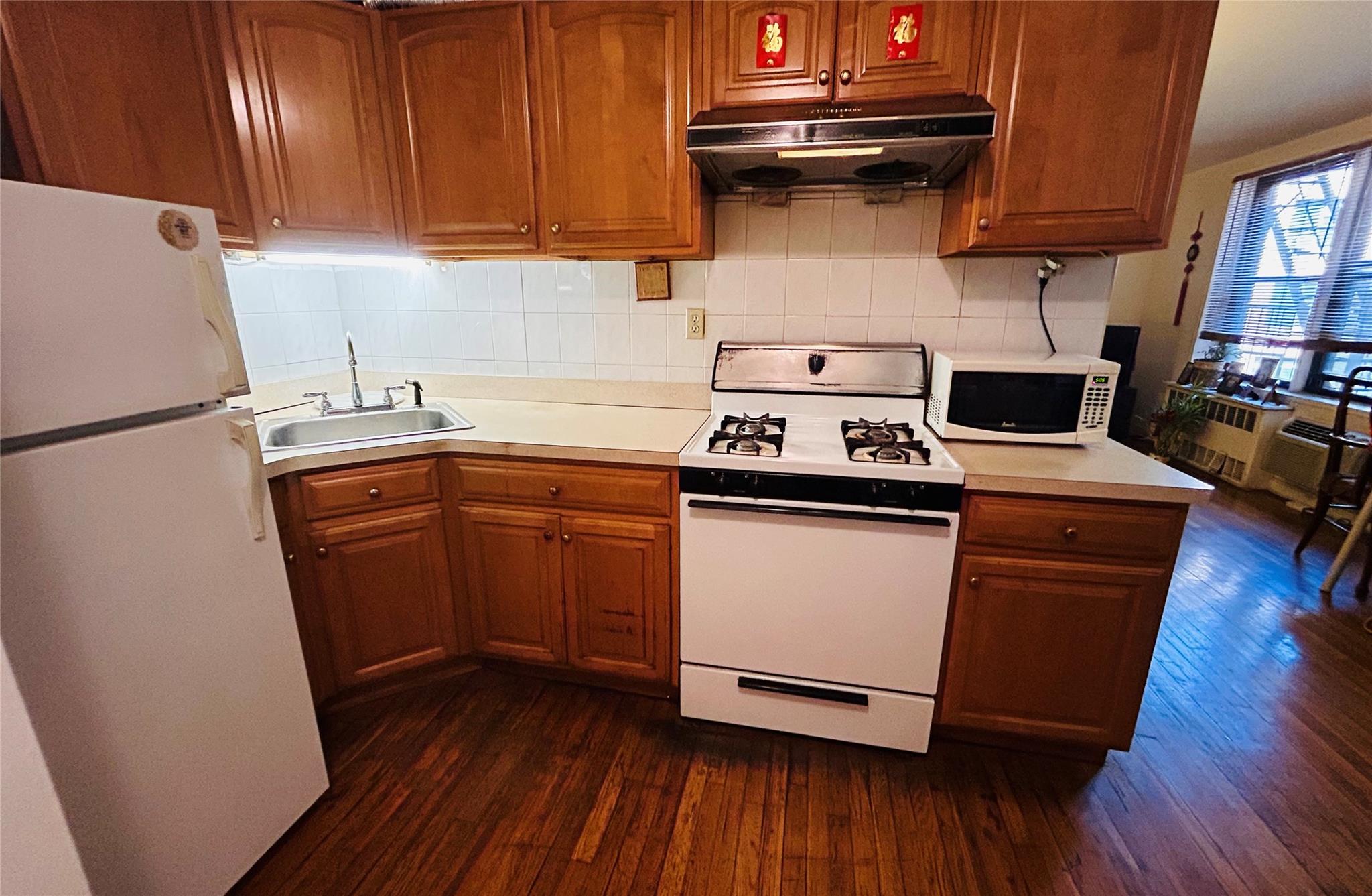 13705 Franklin Avenue Unit: 3J