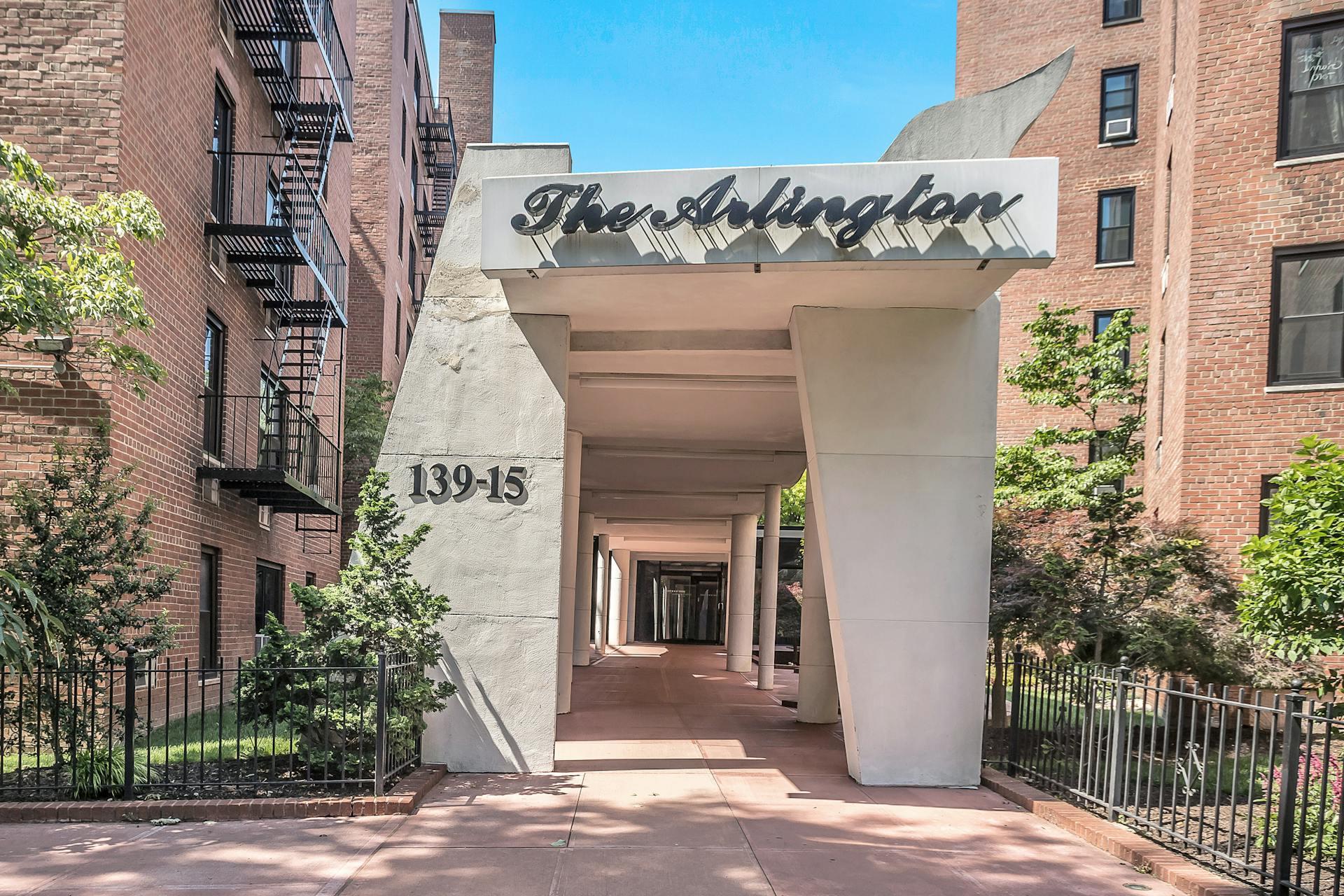 139-15 83 Avenue Unit: 433