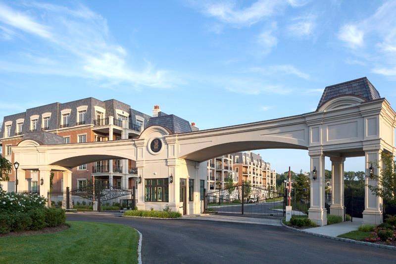 6000 Royal Court Unit: 6207