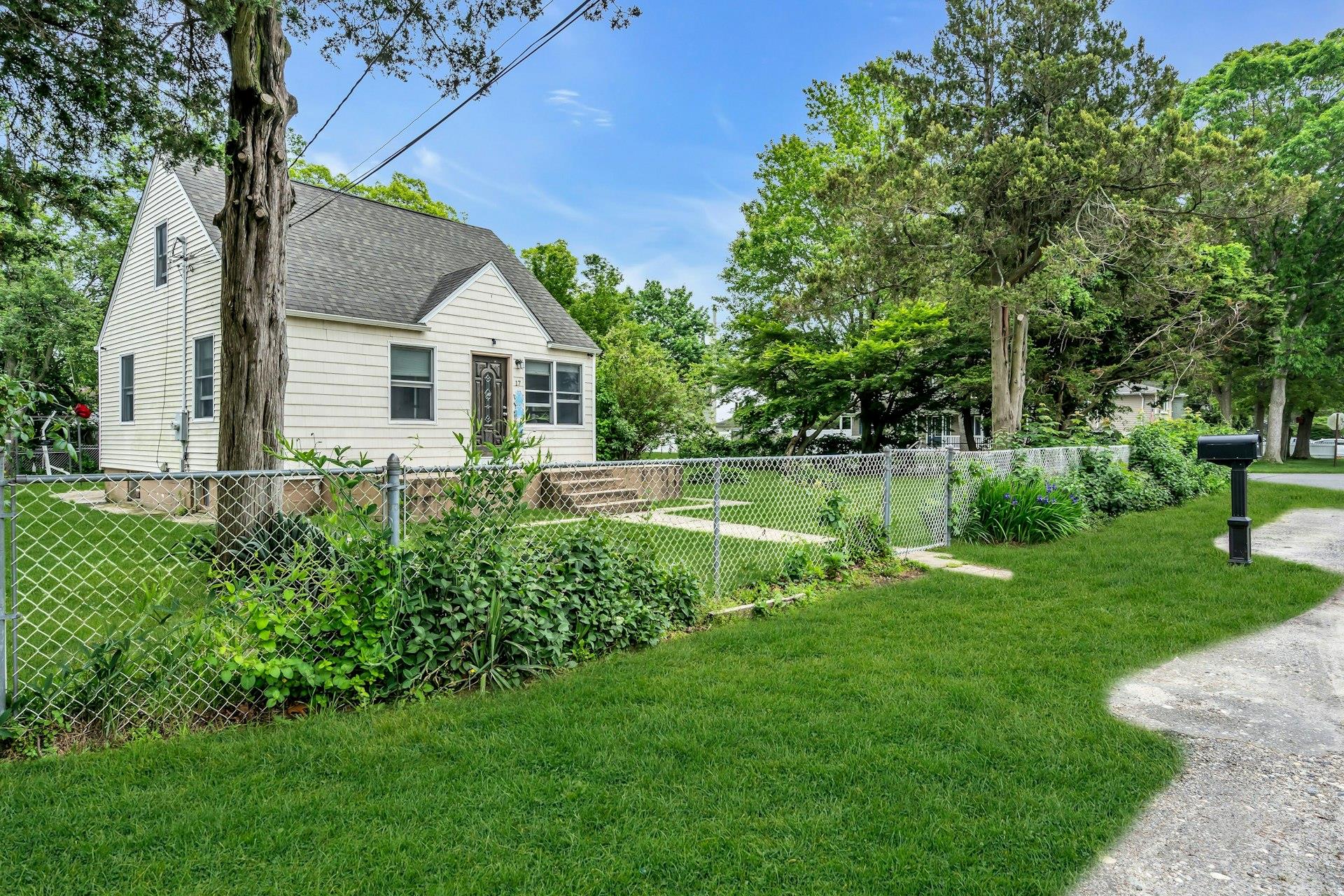 17 Lexington Road