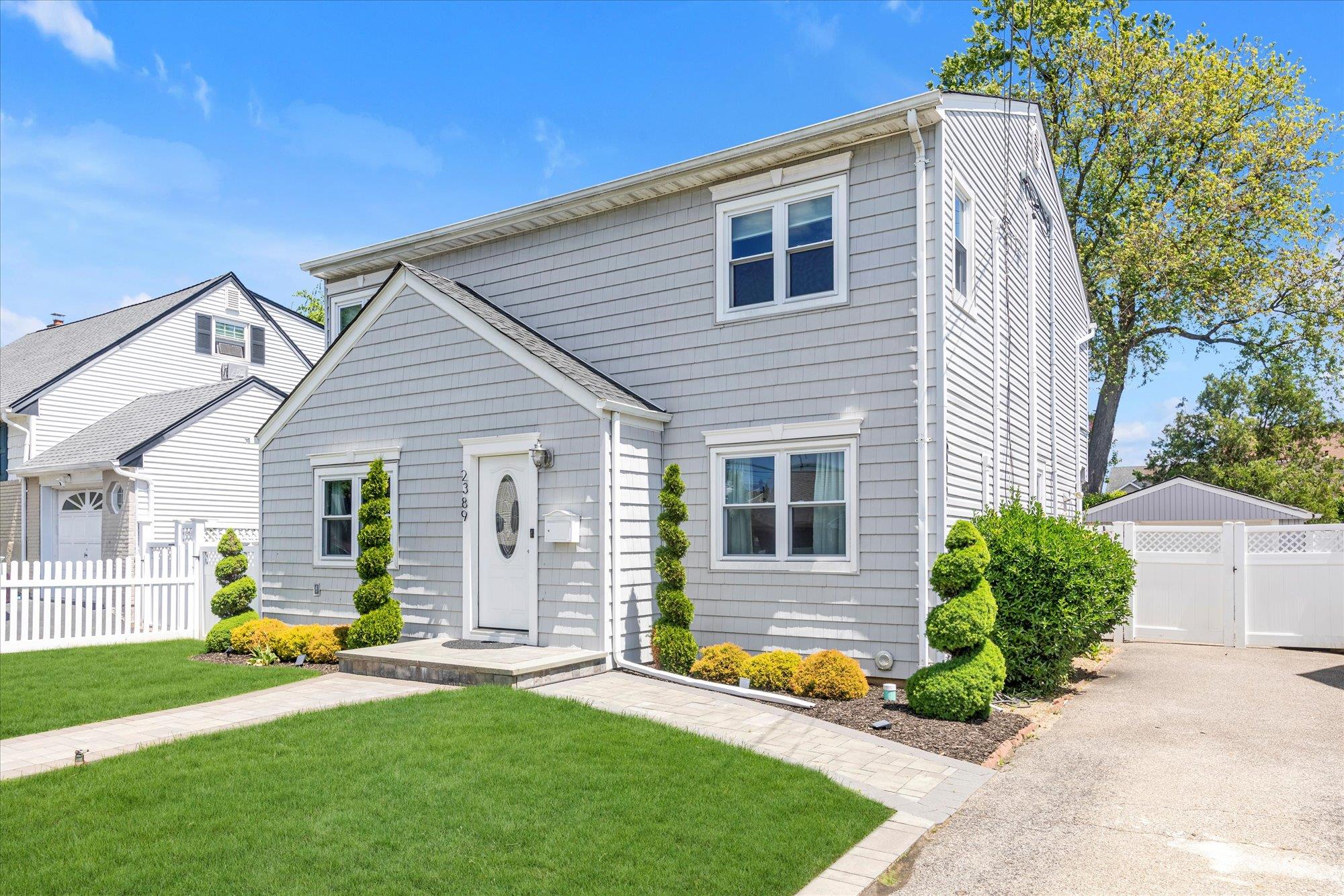2389 Spruce Street