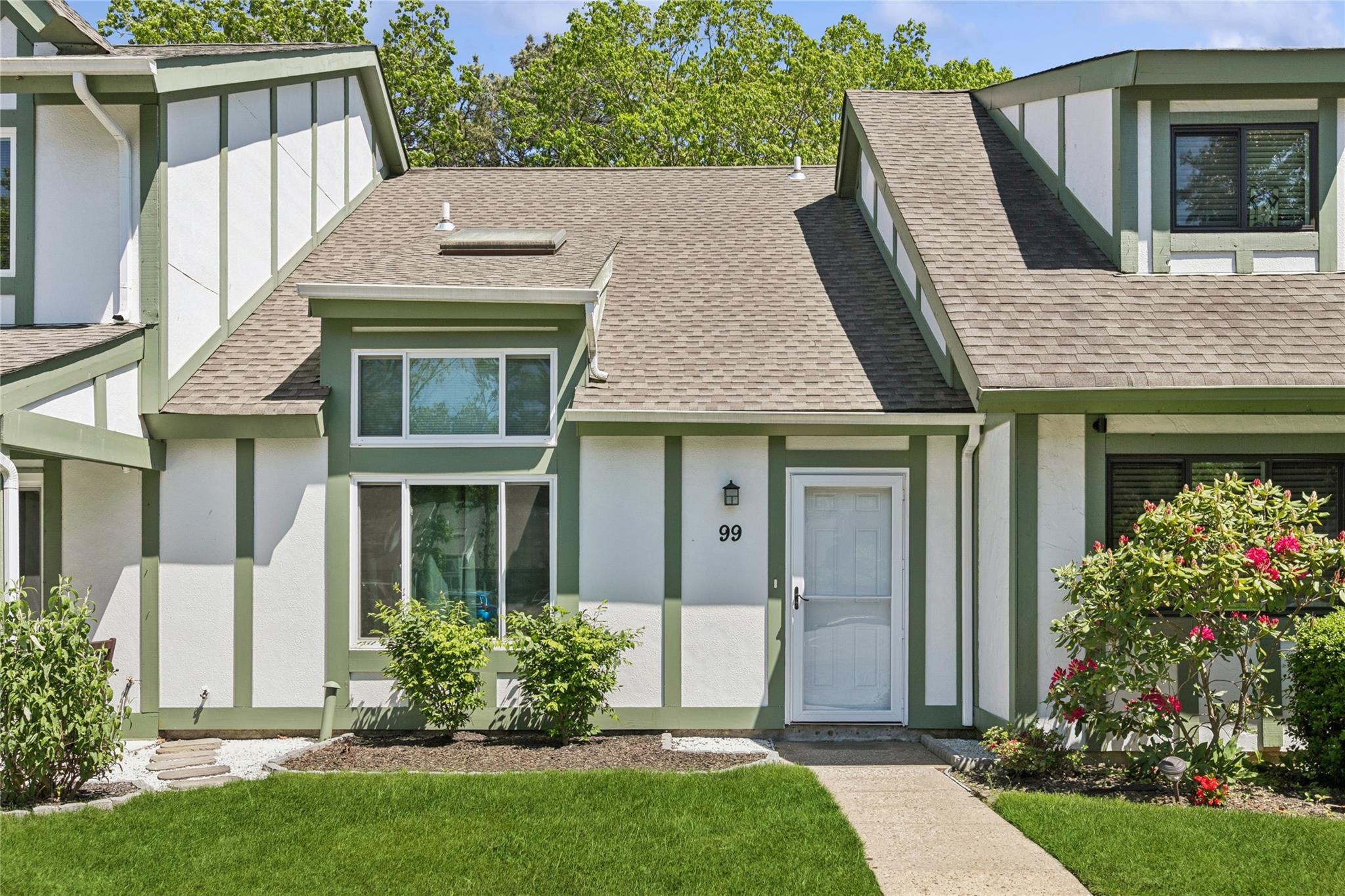 99 Drexelgate Court