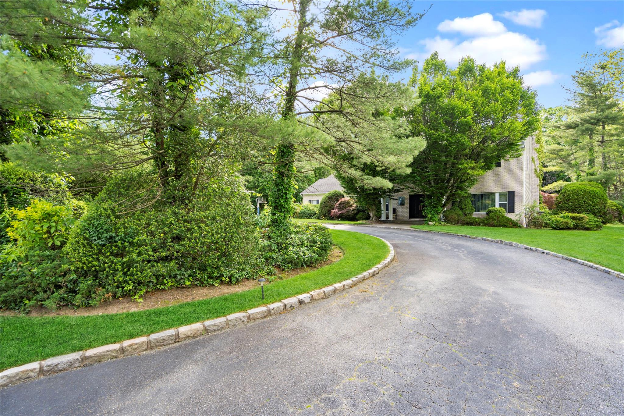 2 Harbor Court W