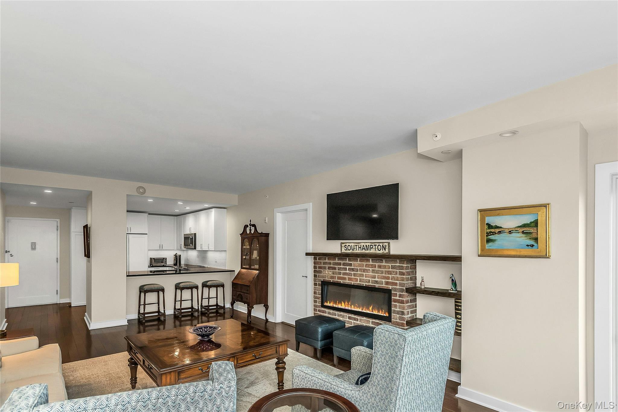 433 Main Street Unit: 203