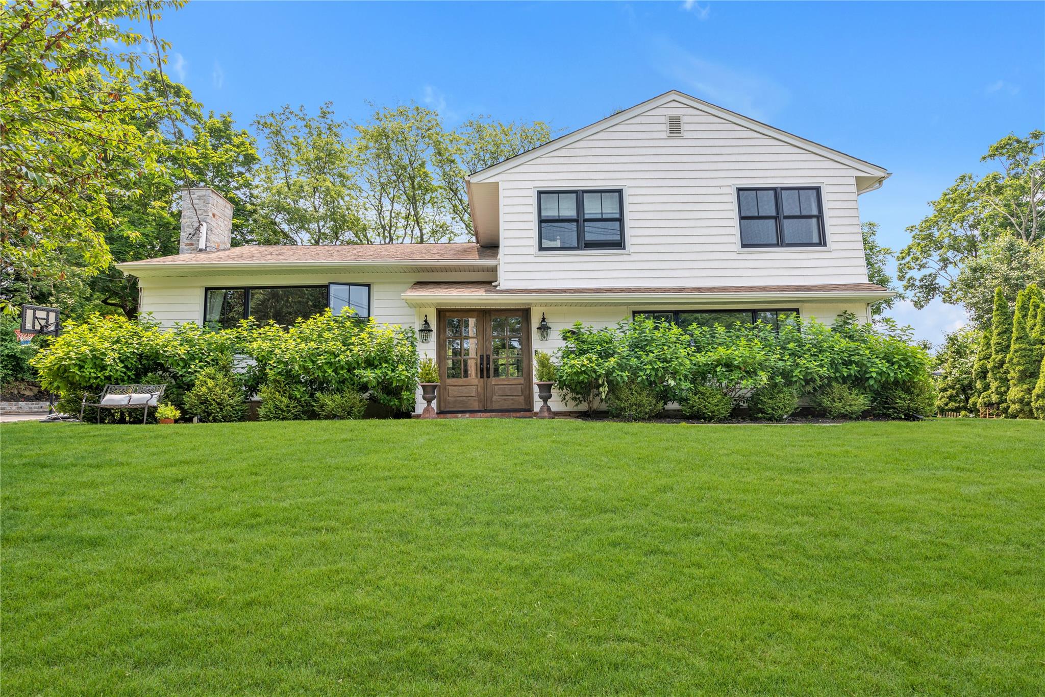 16 Bayview Avenue