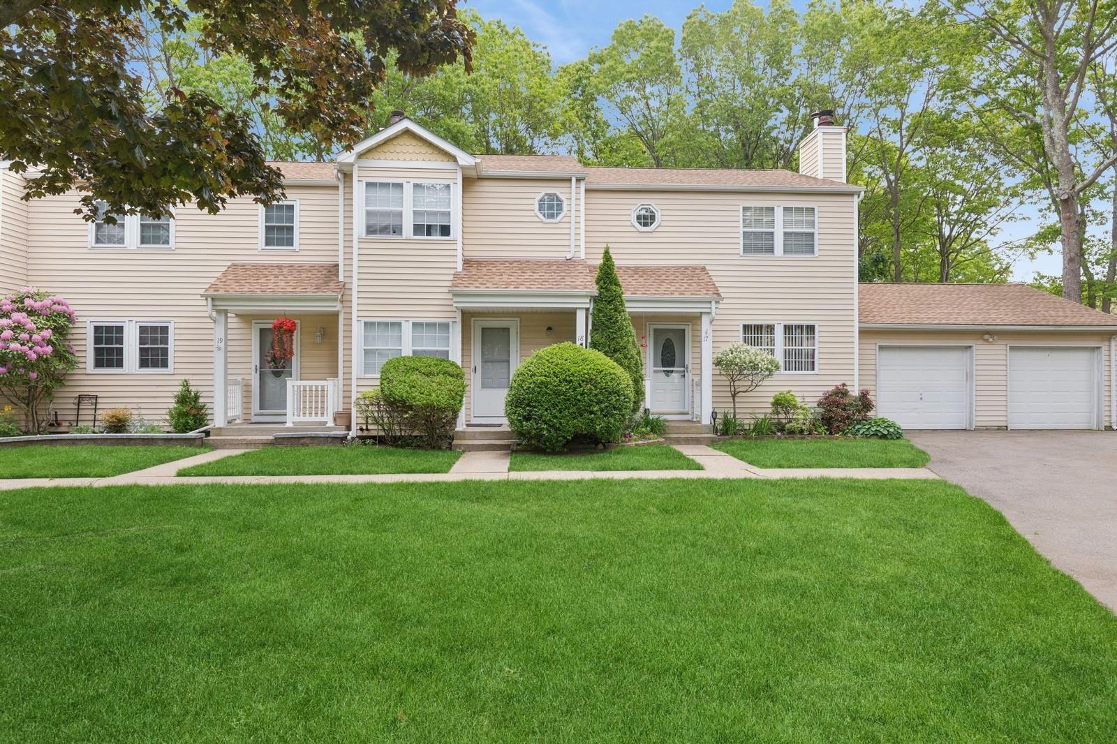 18 Taylor Commons