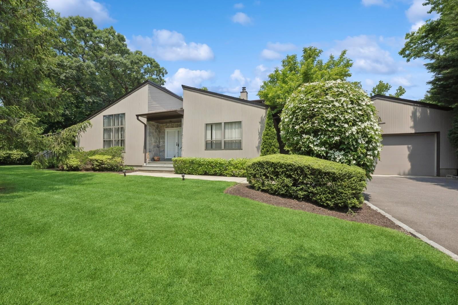 15 Augusta Lane