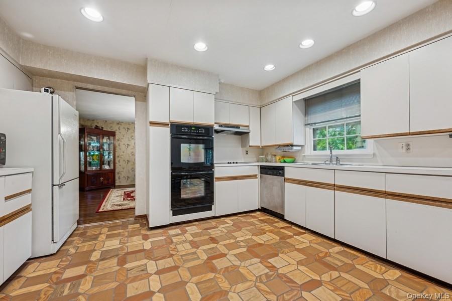 764 Sherwood Court