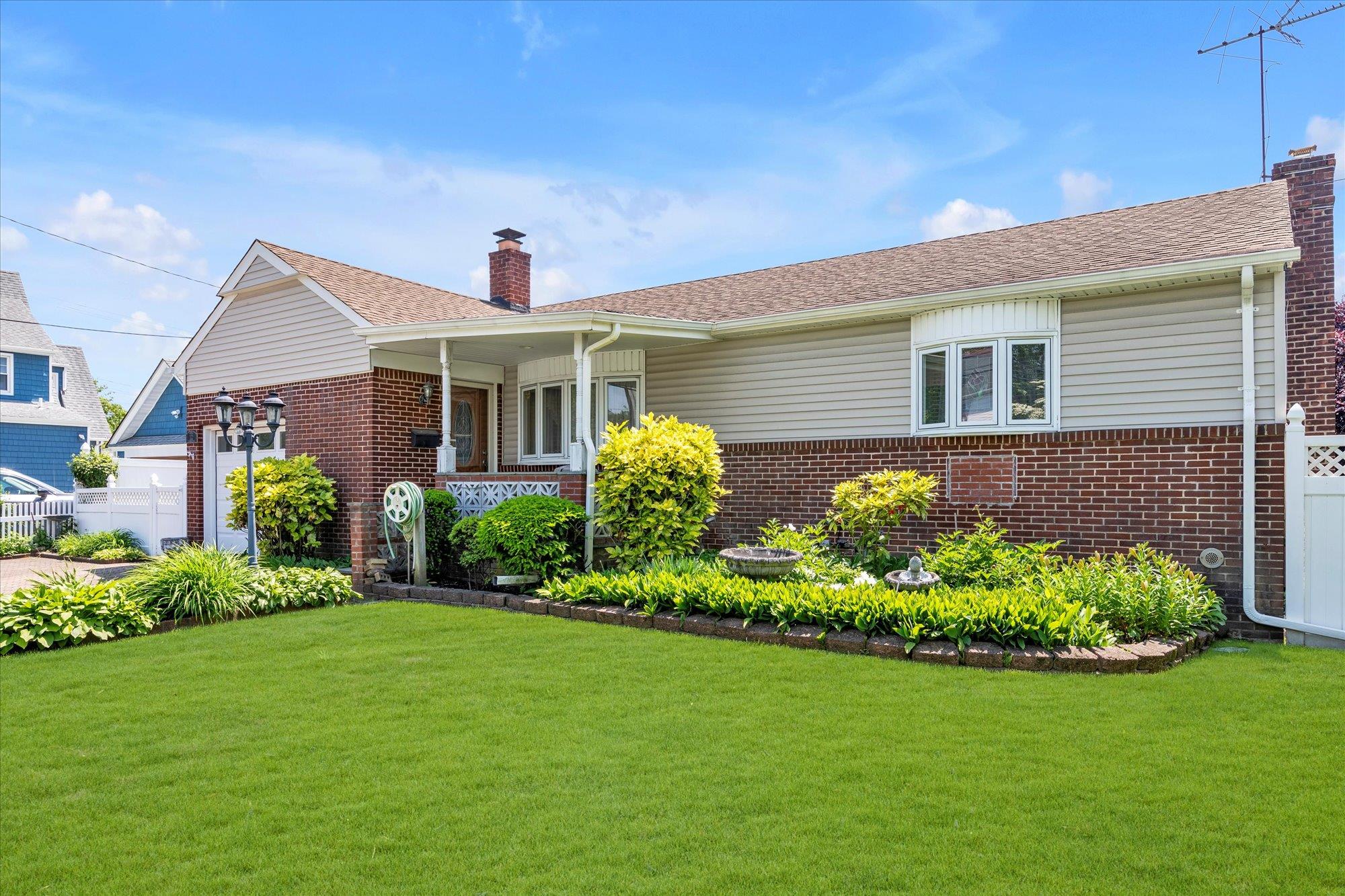 12 Crowell Place
