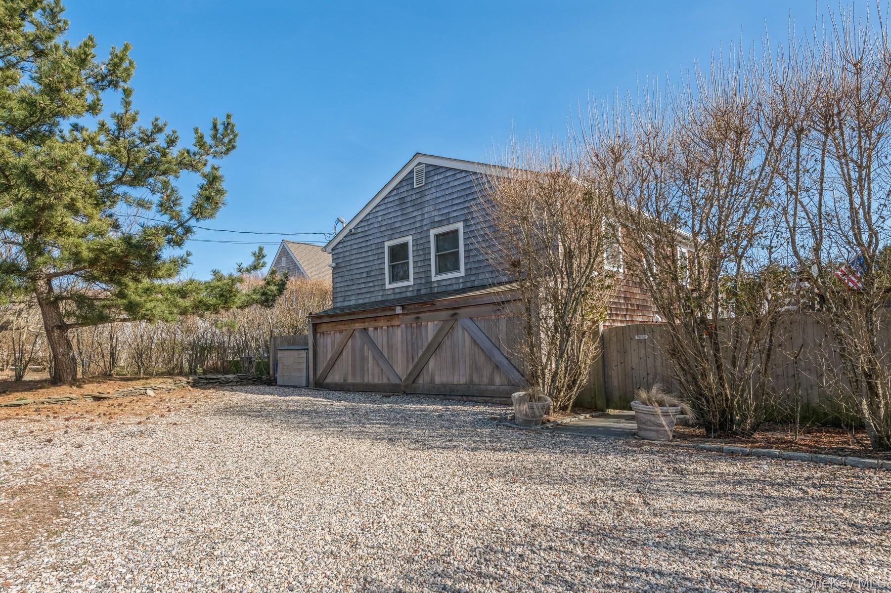 33 Hoppin Avenue
