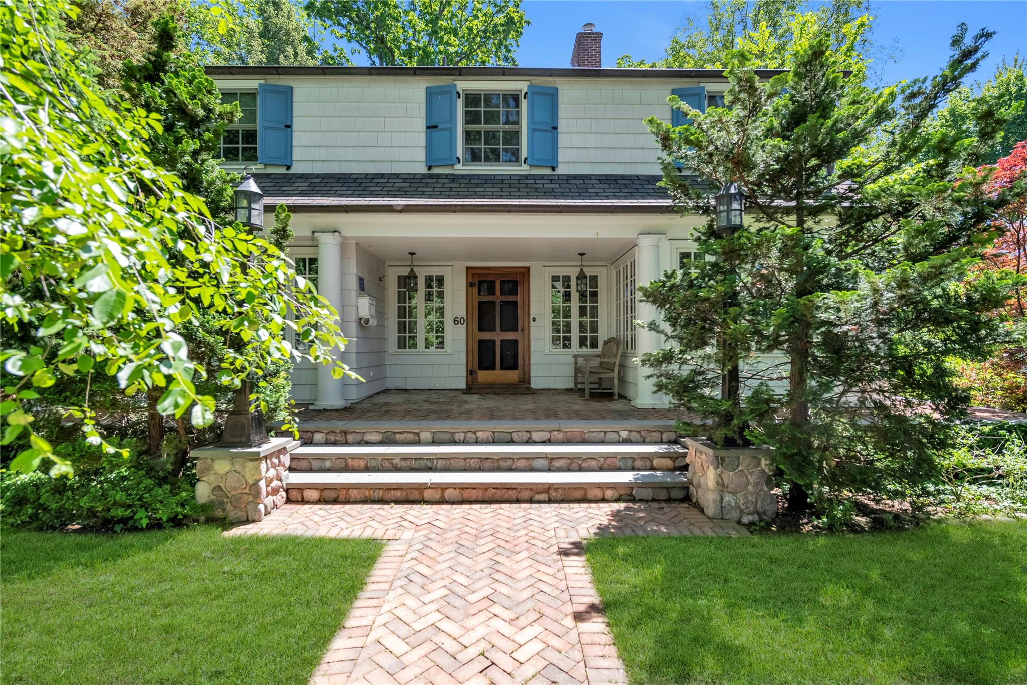 60 Reid Avenue