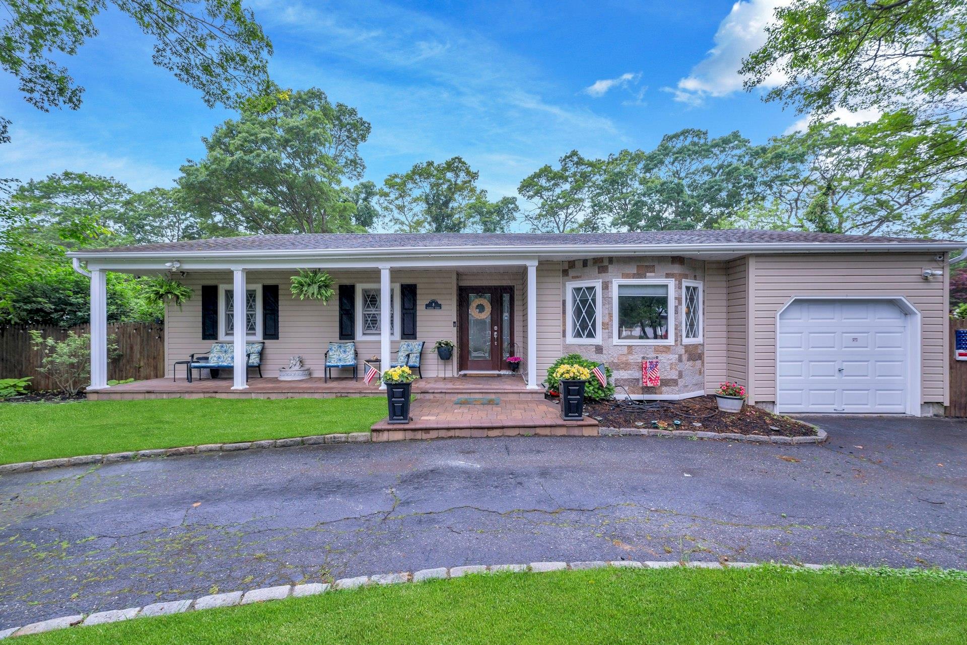 8 Franklin Avenue