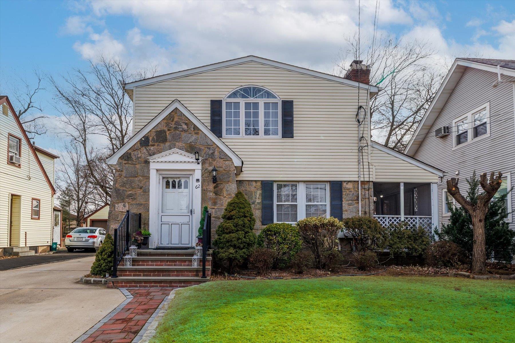62 Buckingham Place Unit: 1st Fl