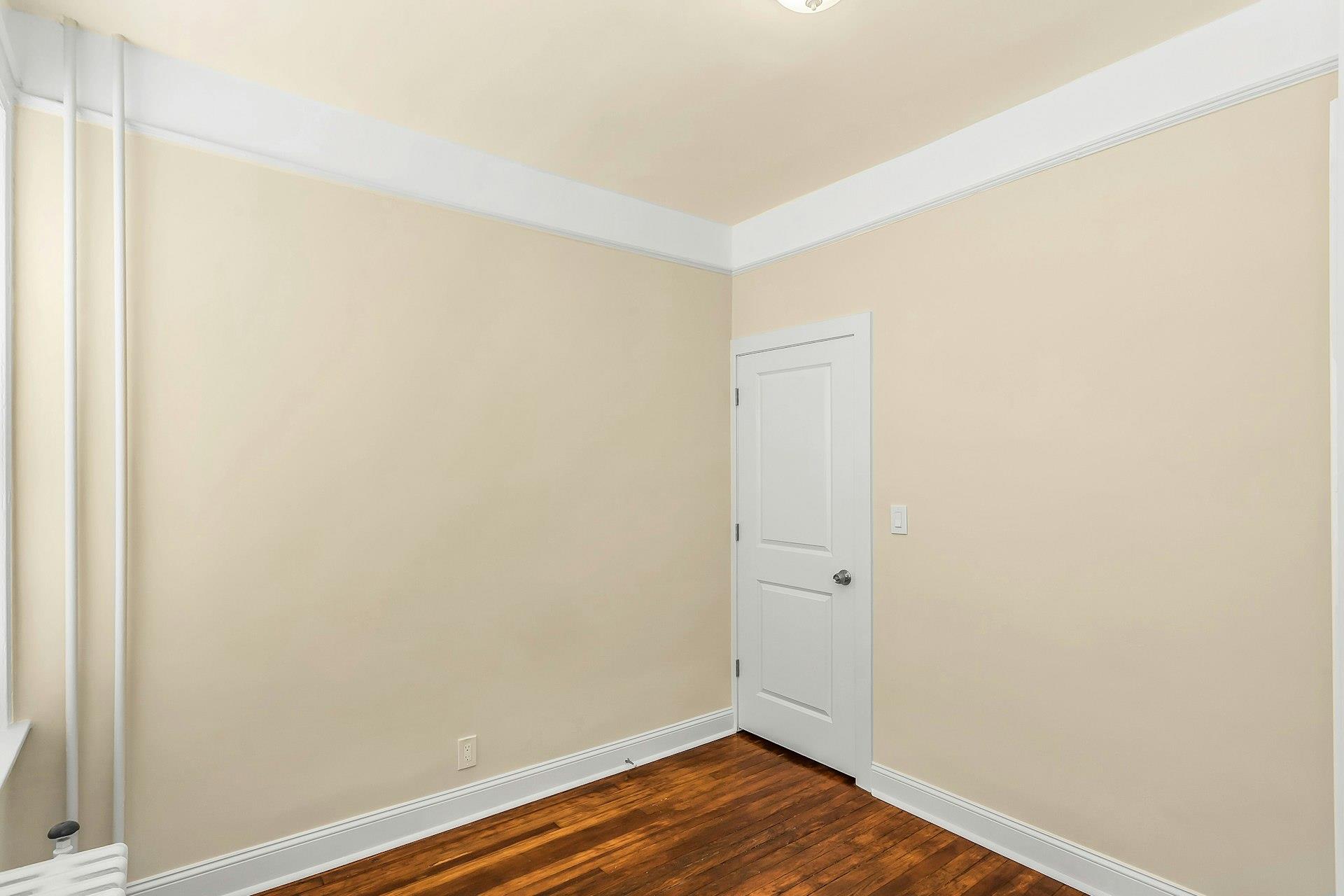 25-34 42nd Street