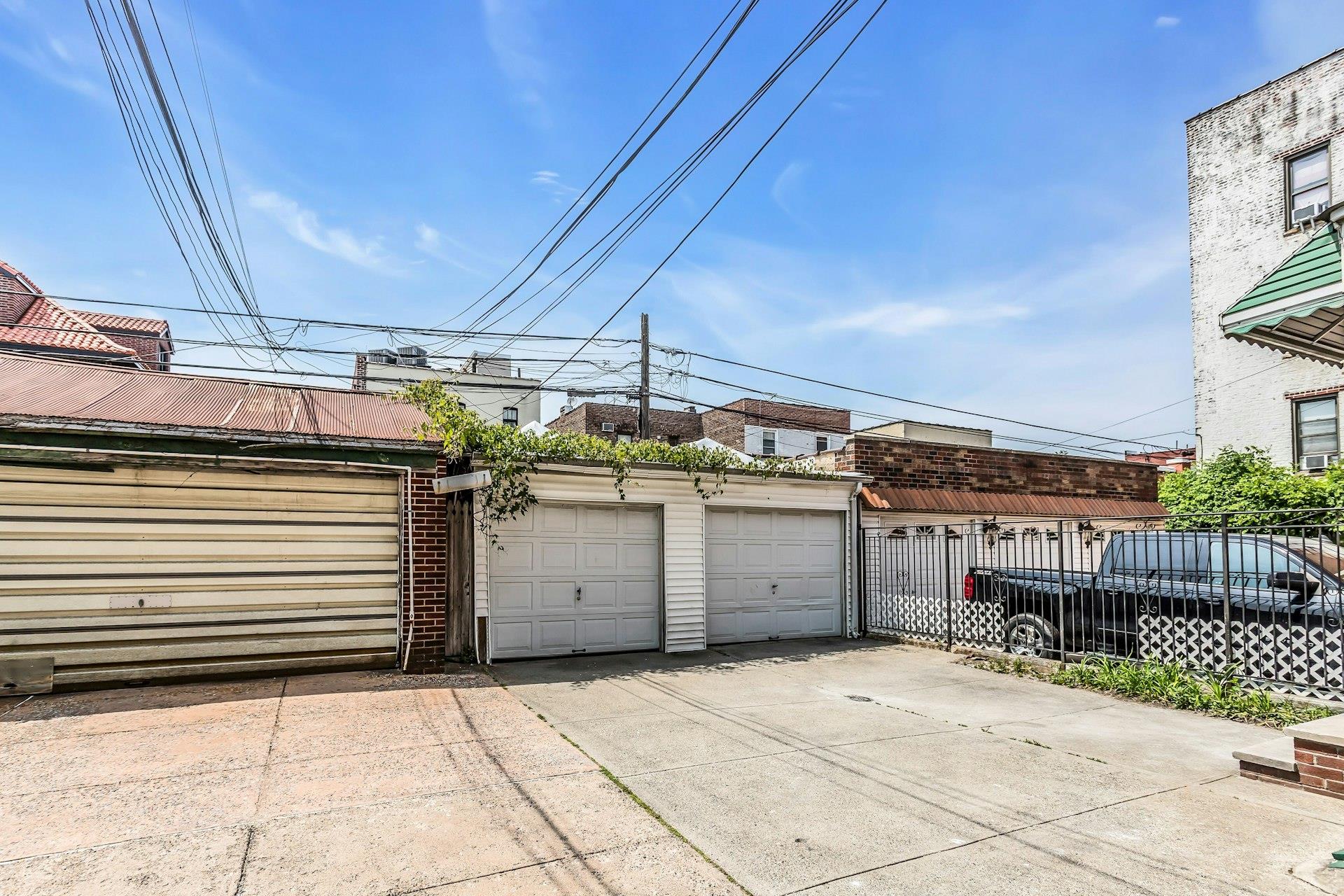 25-34 42nd Street