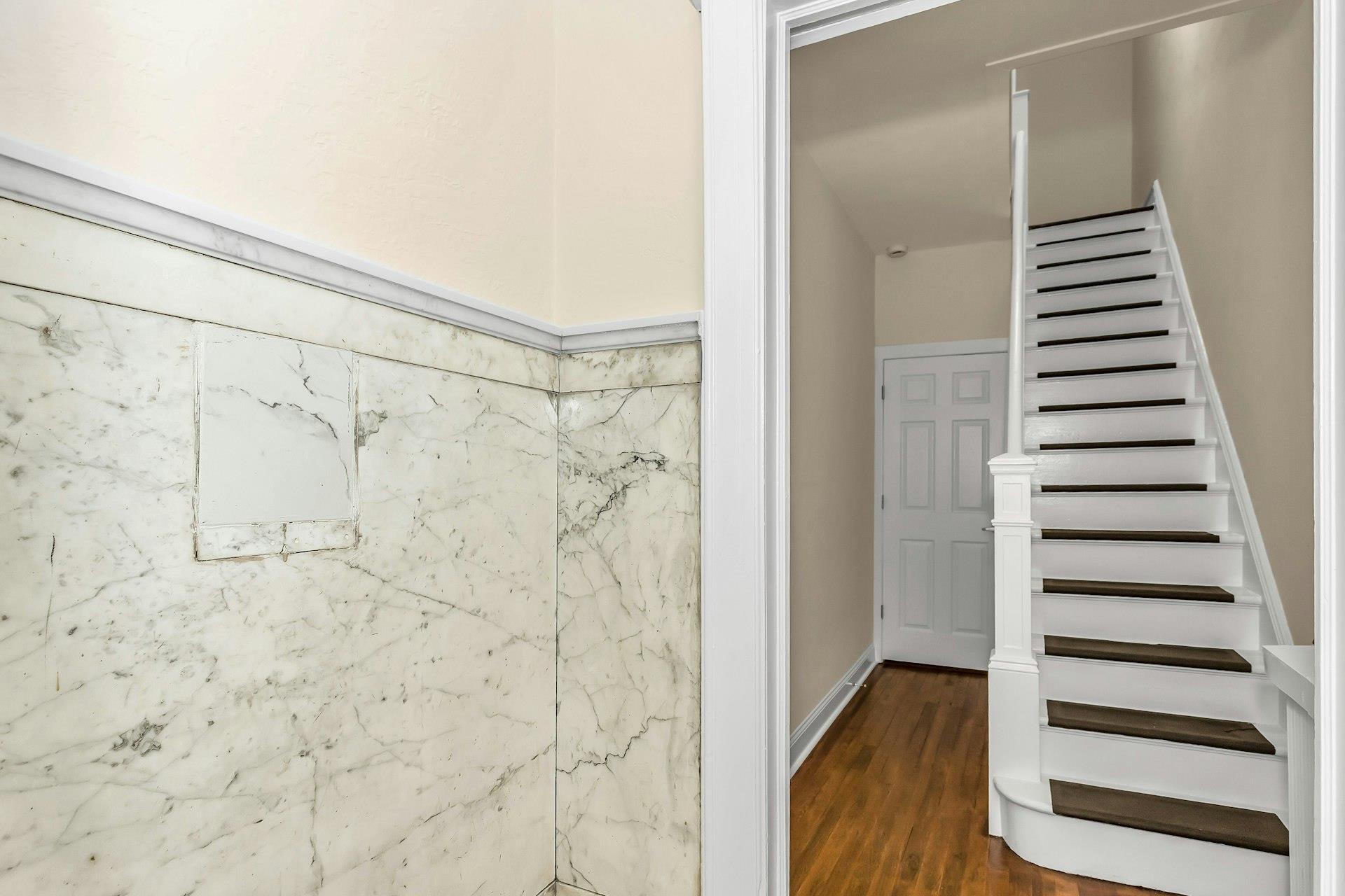 25-34 42nd Street