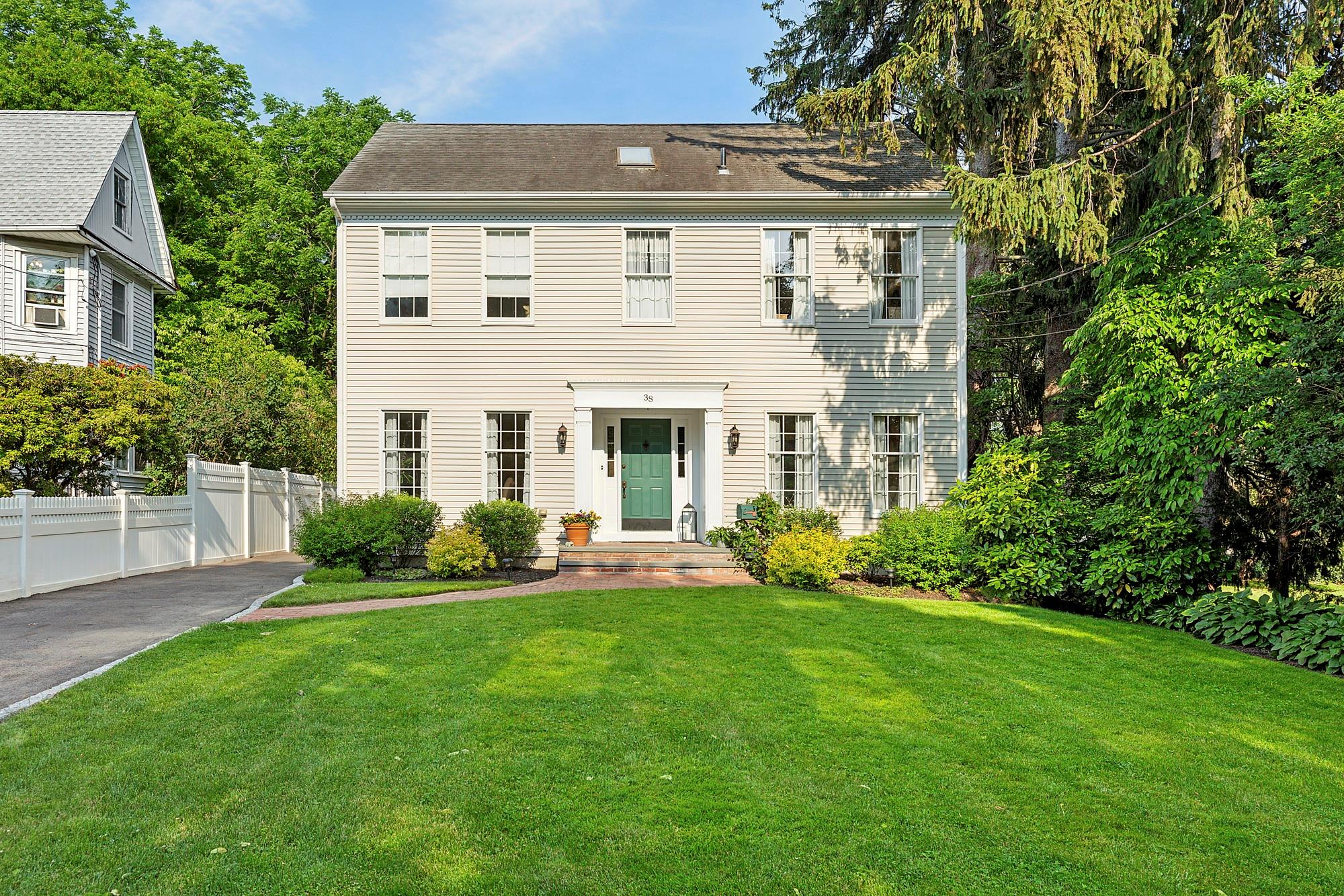 38 Maple Avenue