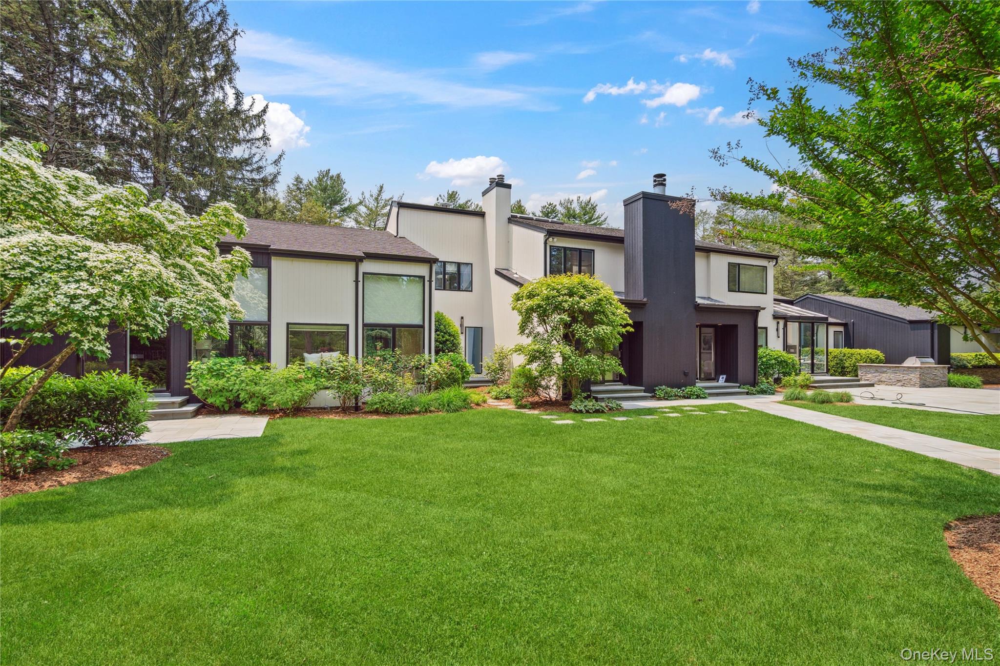 295 Foxhunt Crescent