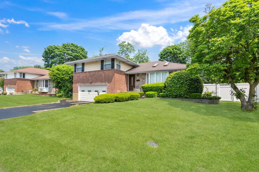 18 Birchwood Park Drive