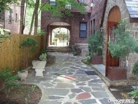1 Hillside Avenue Unit: Ph 4C