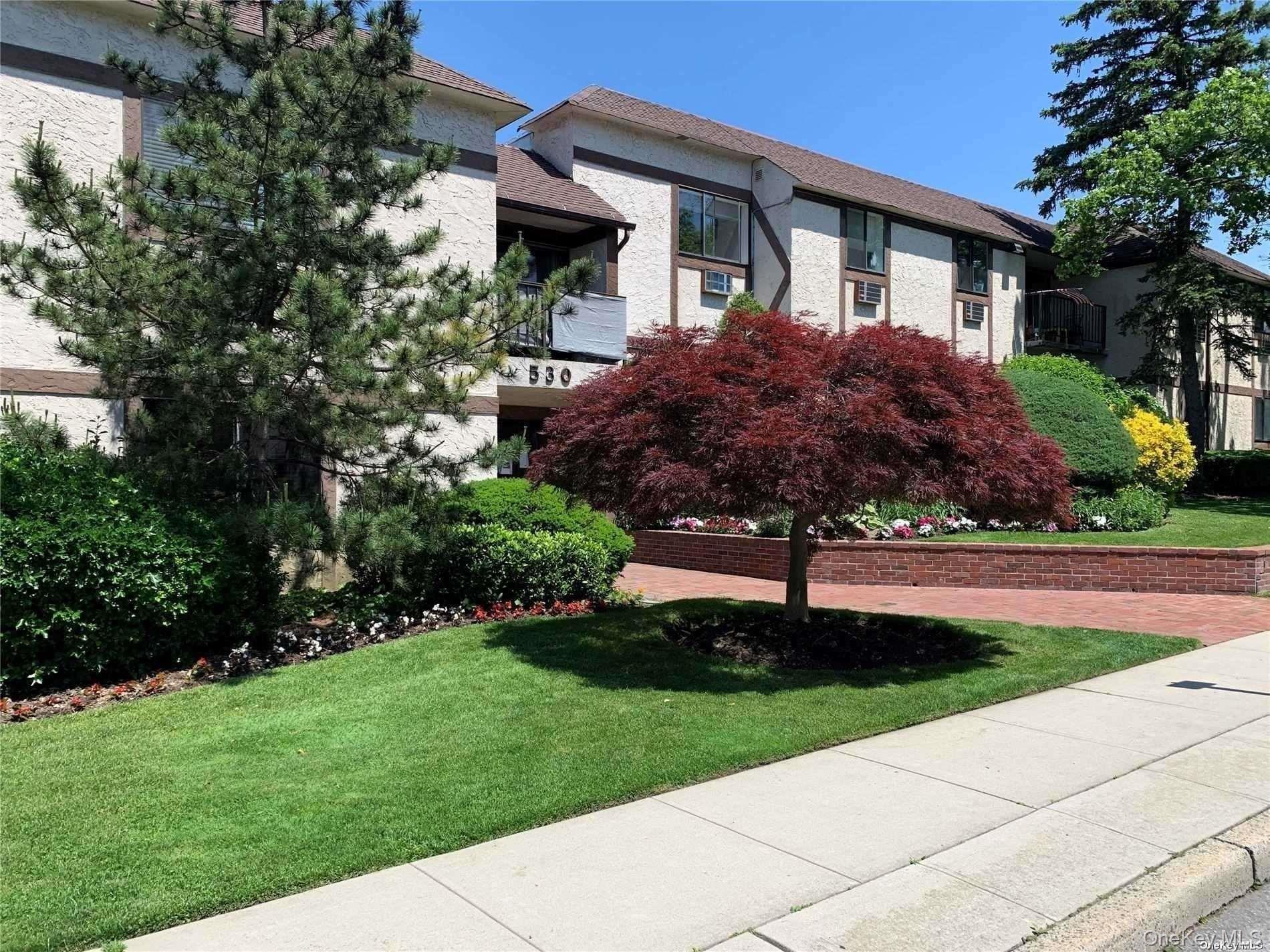 530 Hudson Avenue Unit: B4