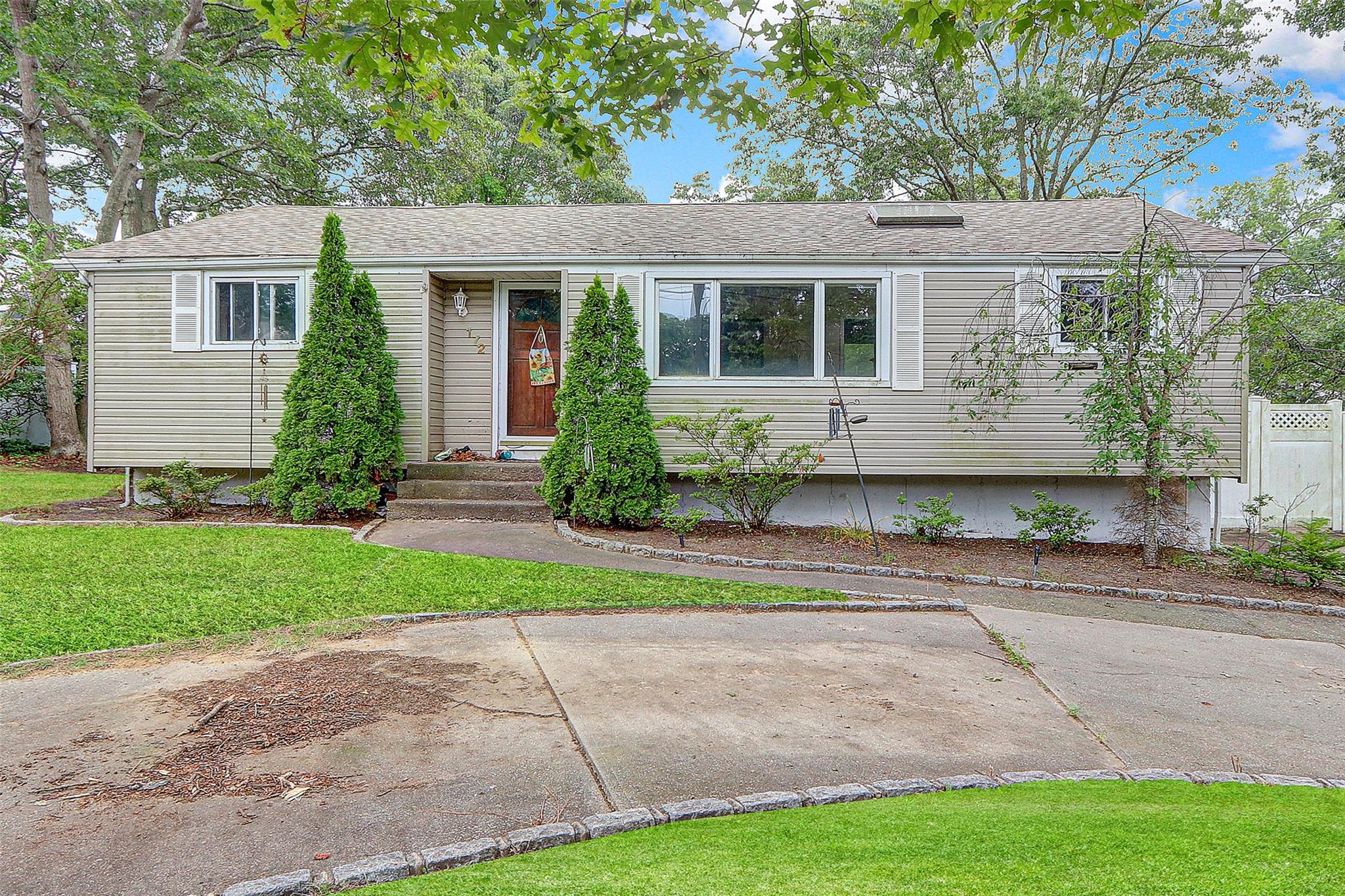 172 Horseblock Road