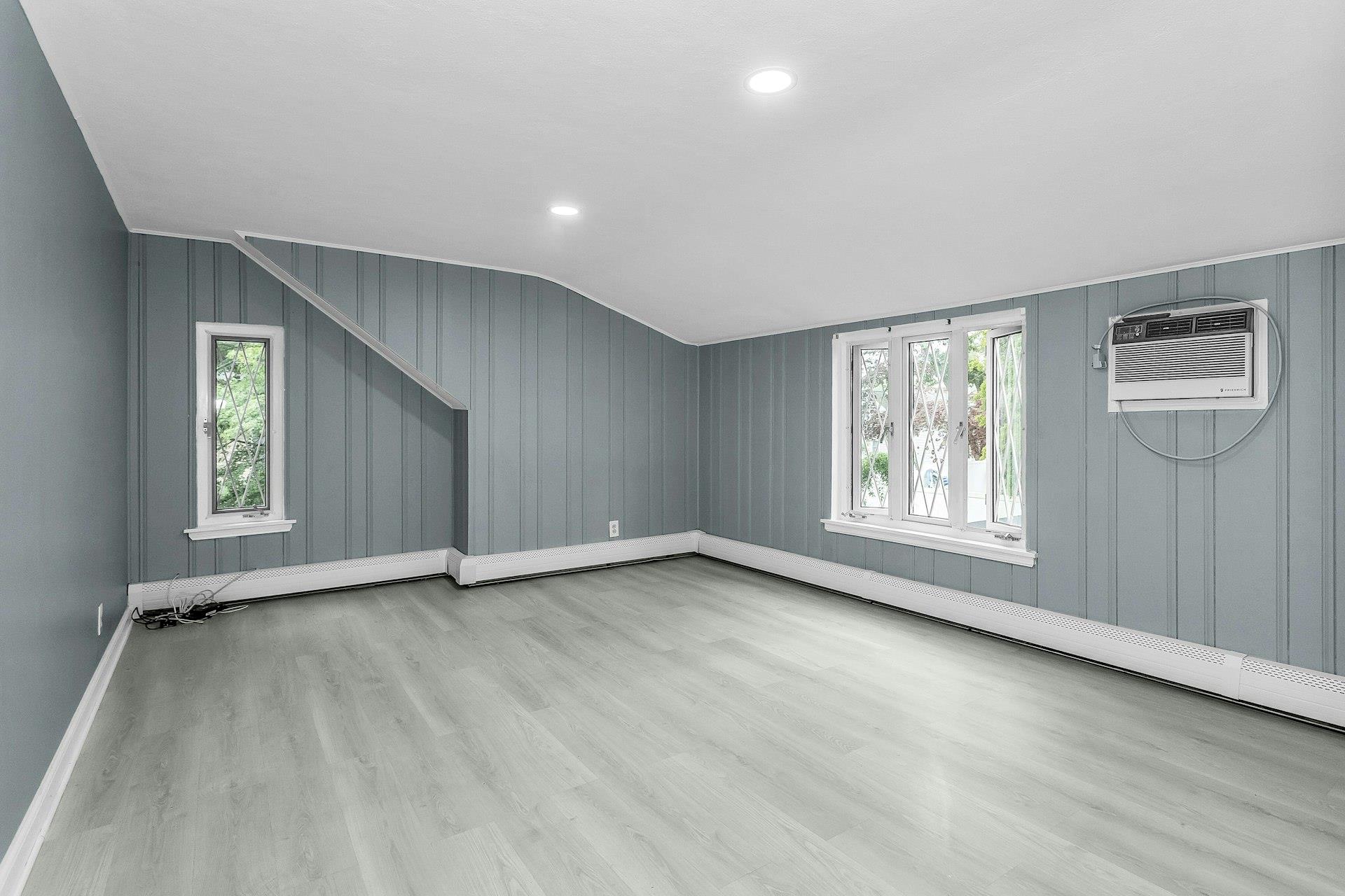95 E Shore Drive