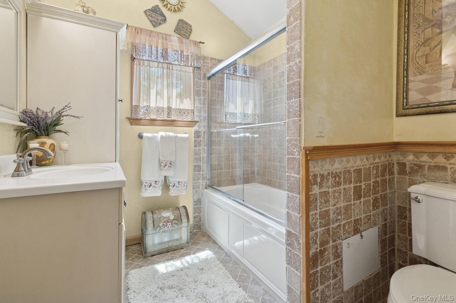 66 Lynbrook Drive