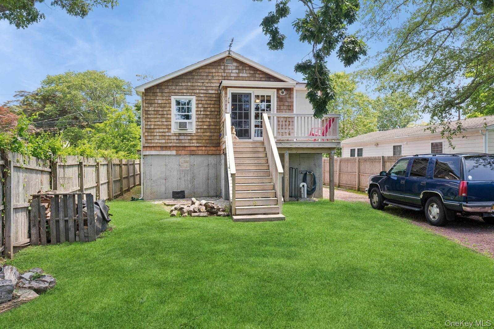 66 Lynbrook Drive