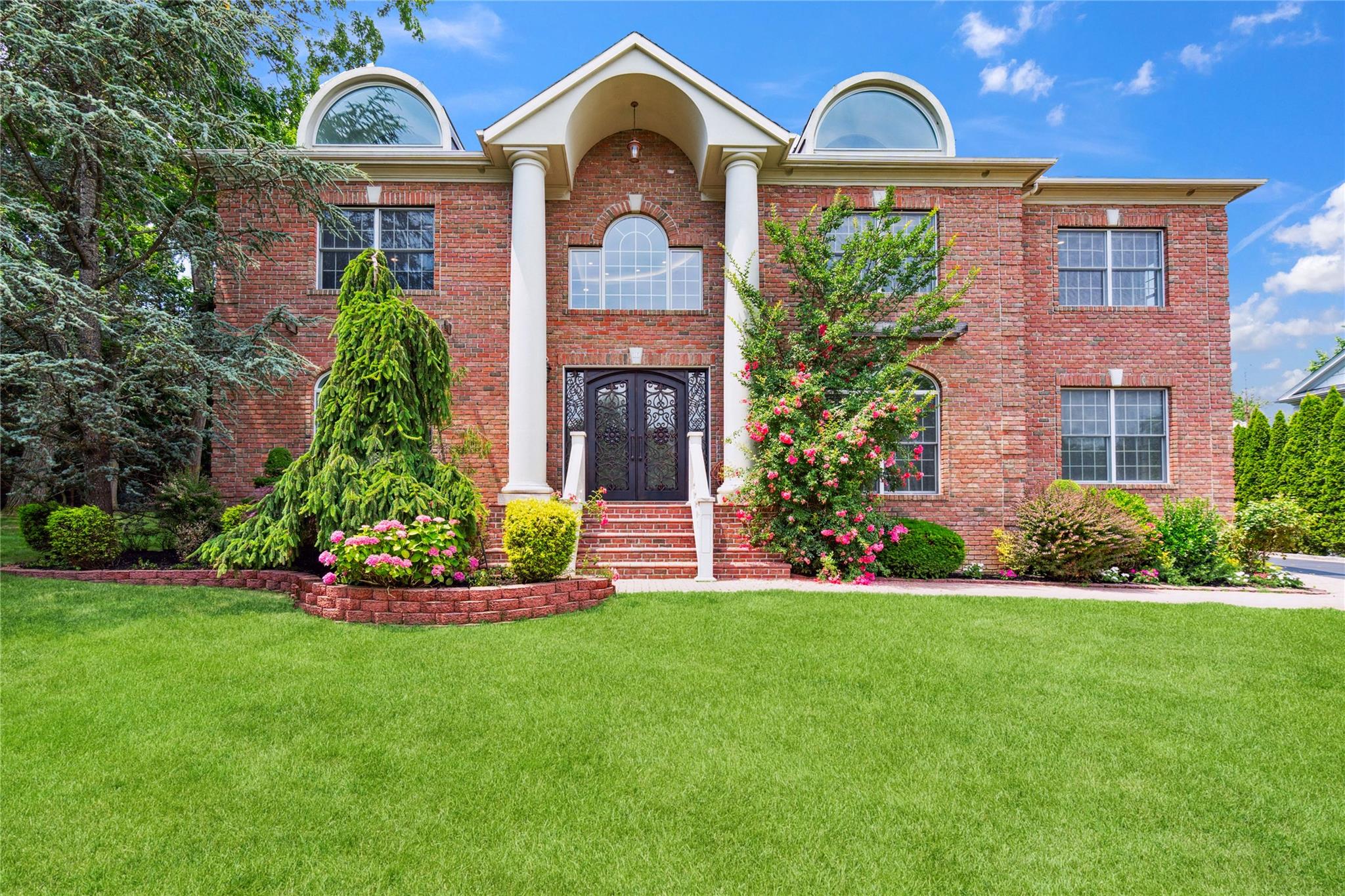 10 Roseanne Drive