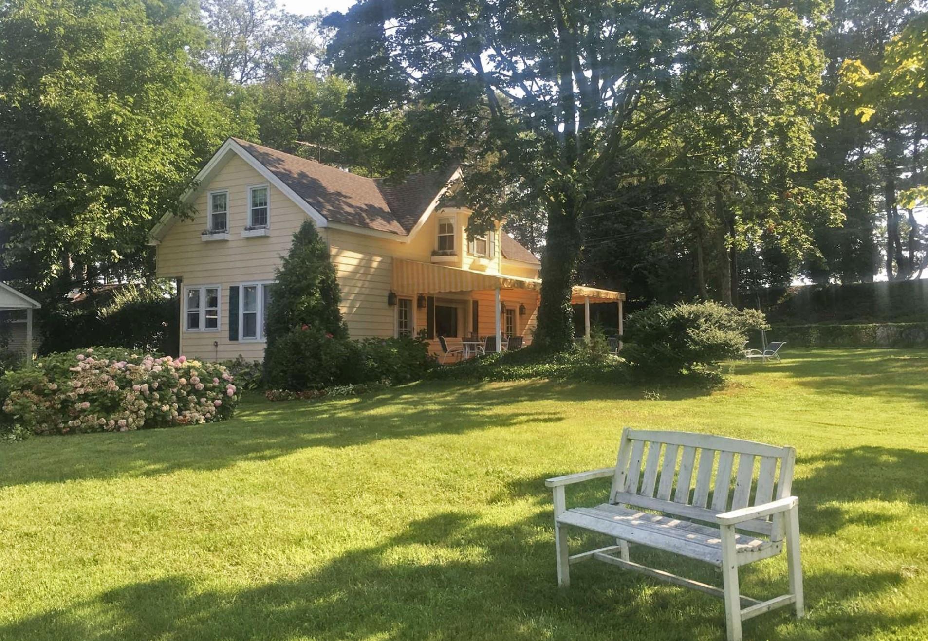 330 Centre Island Rd