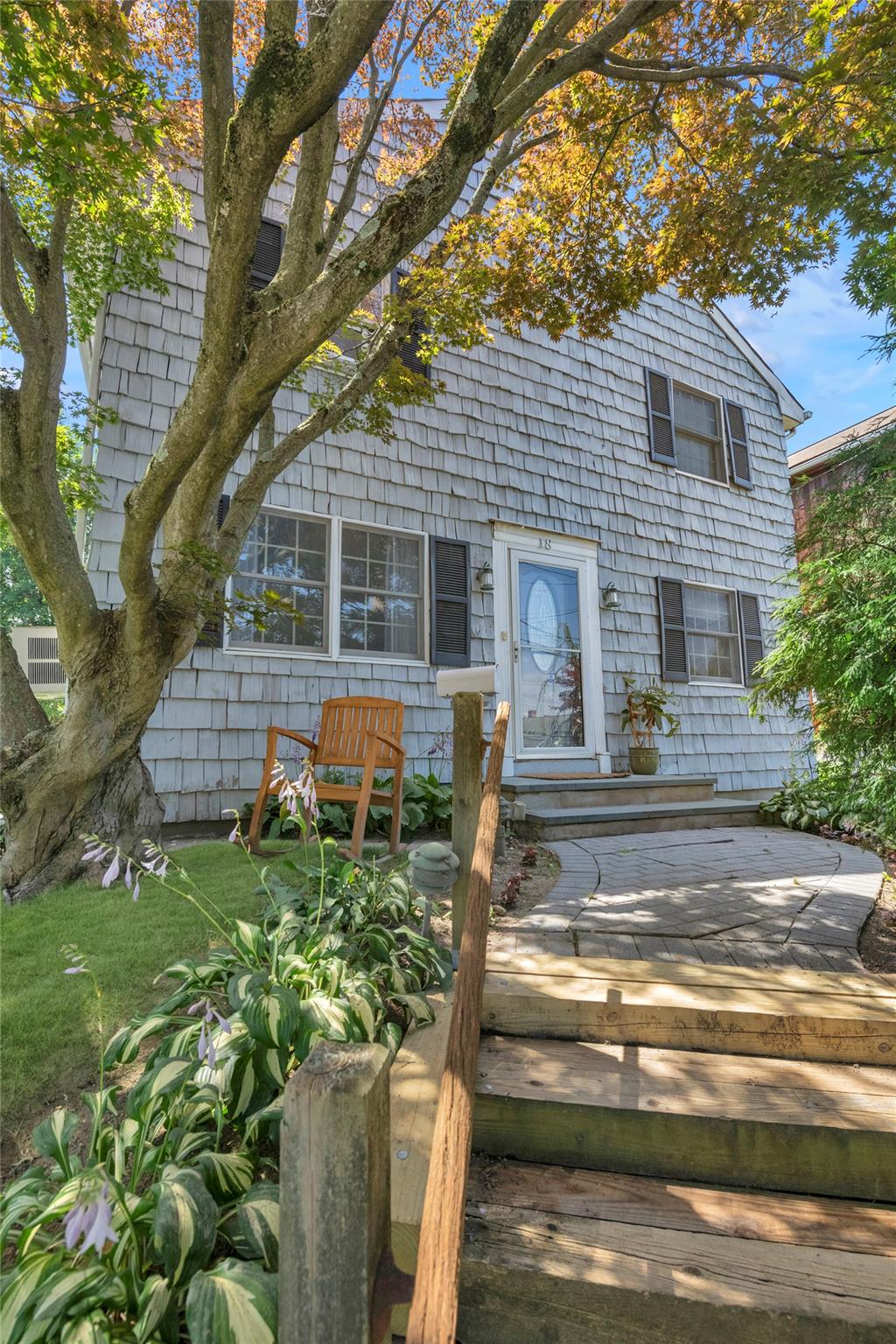 18 Neulist Avenue