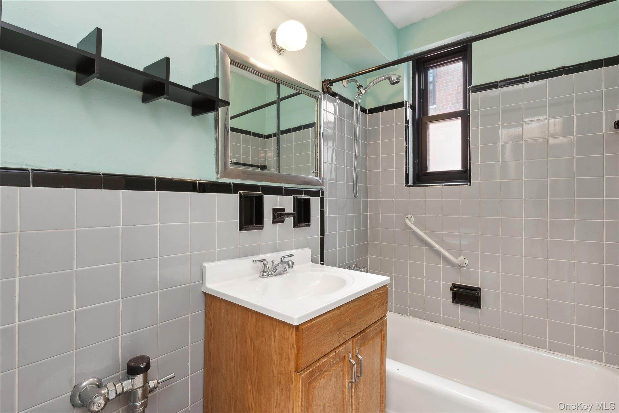 139-15 83 Avenue Unit: 629
