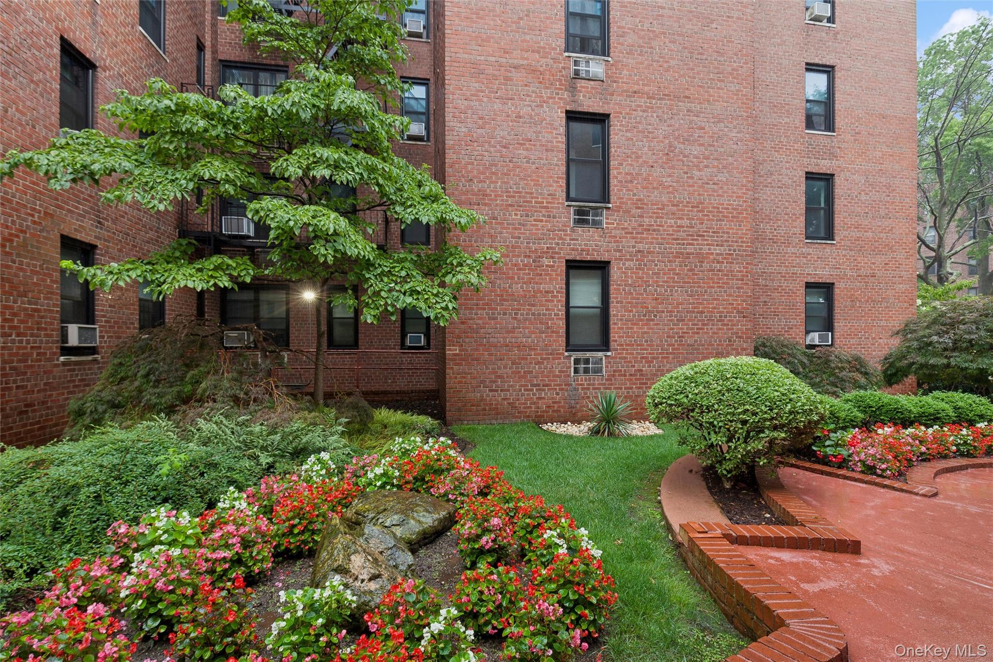 139-15 83 Avenue Unit: 629