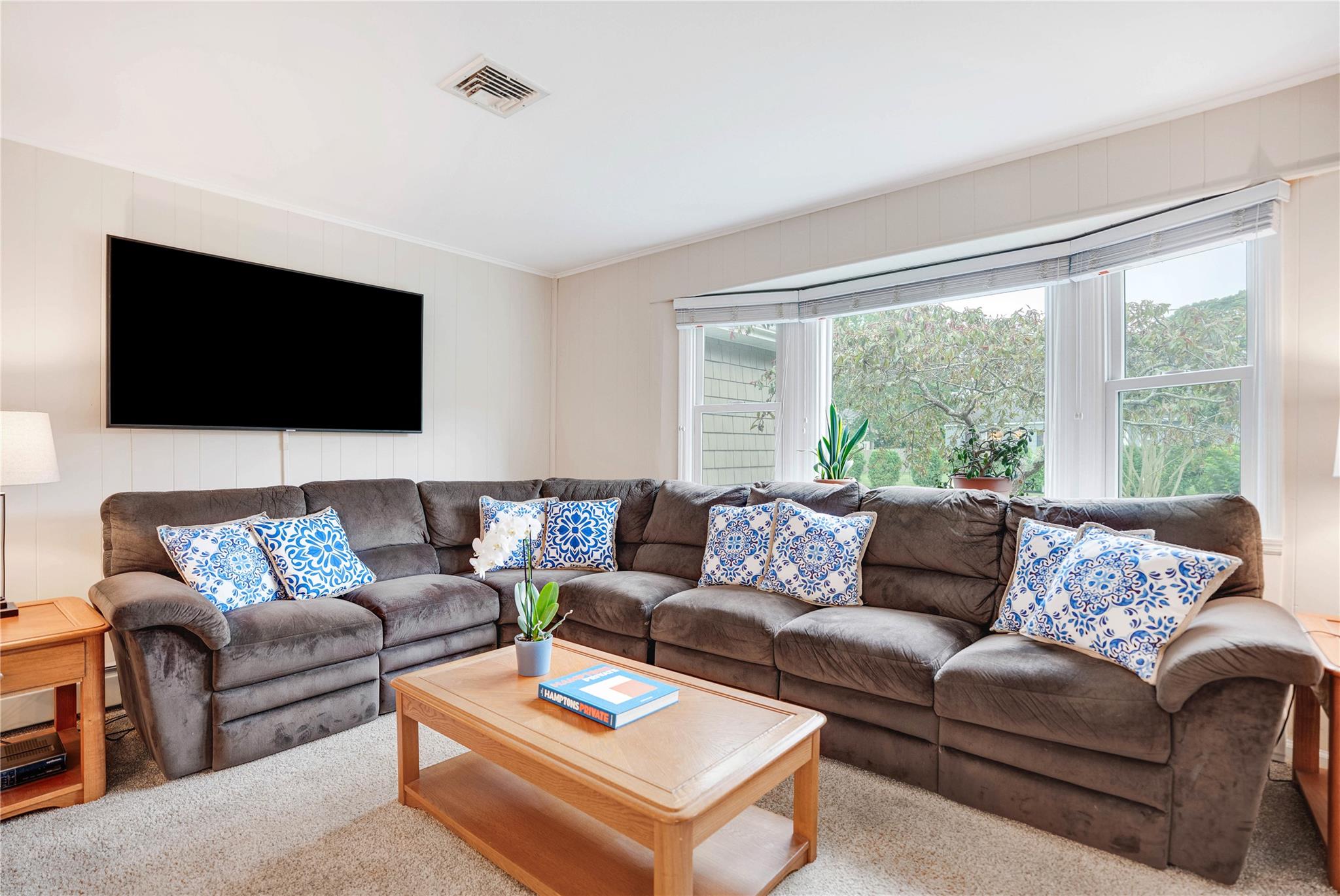 7 Russell Road