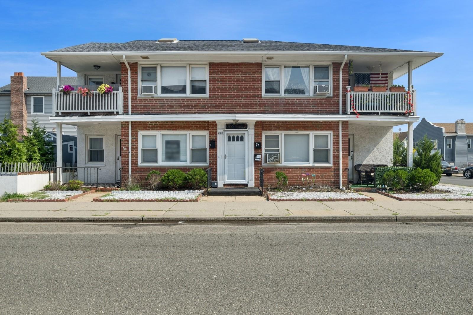 725 E Broadway