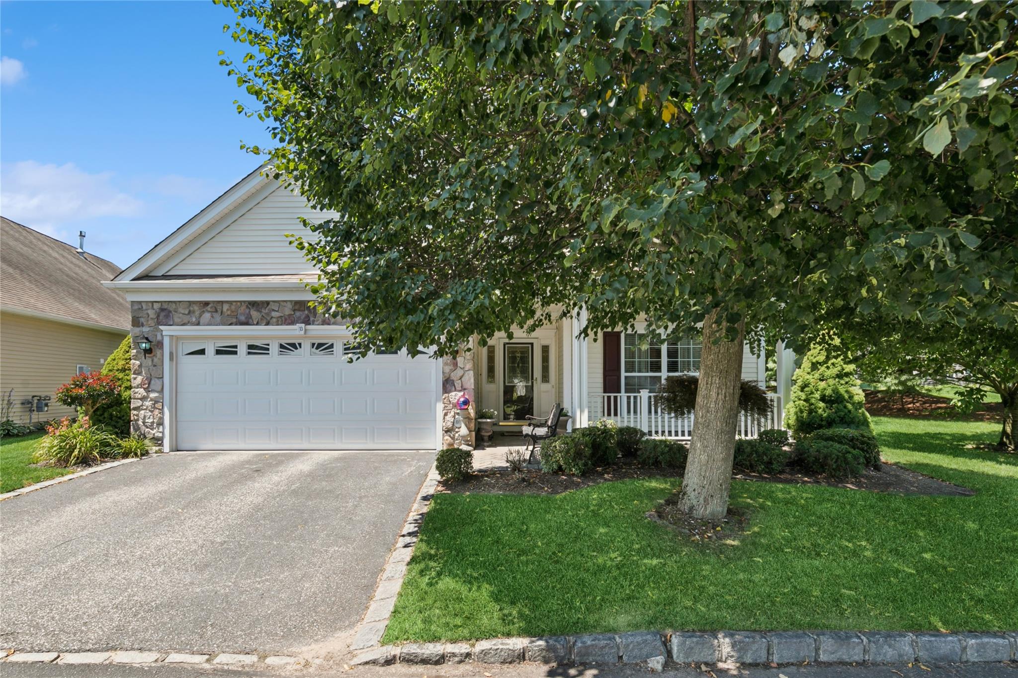 13 Graycrest Court