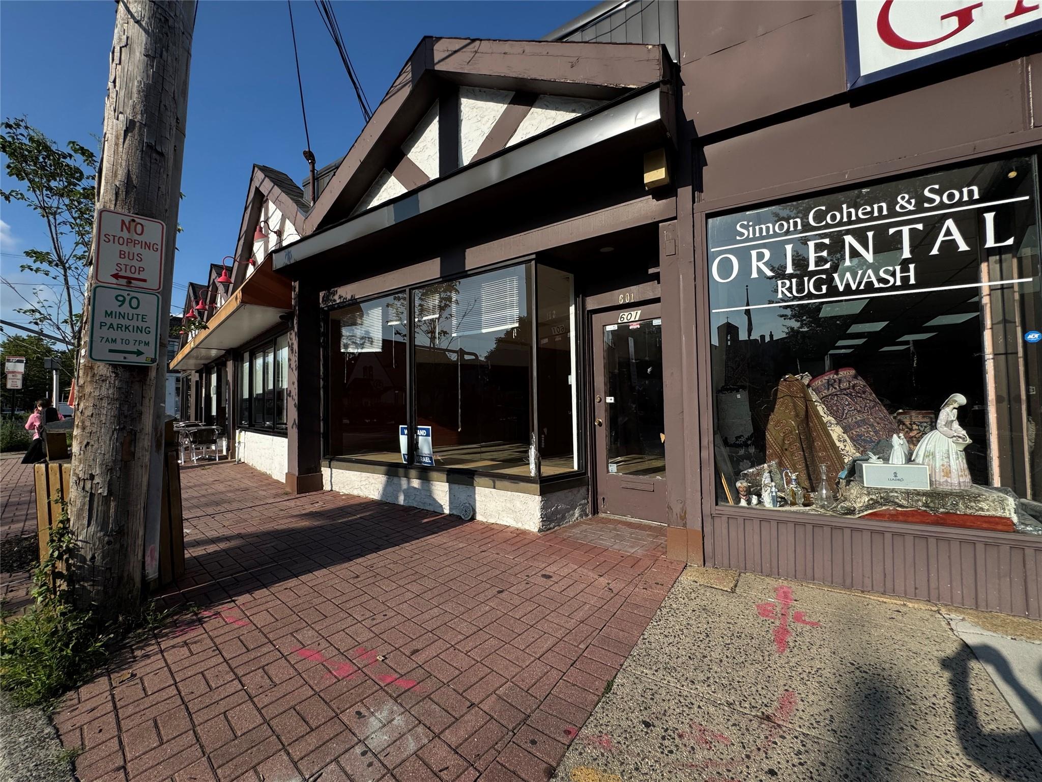601 Middle Neck Road Unit: A