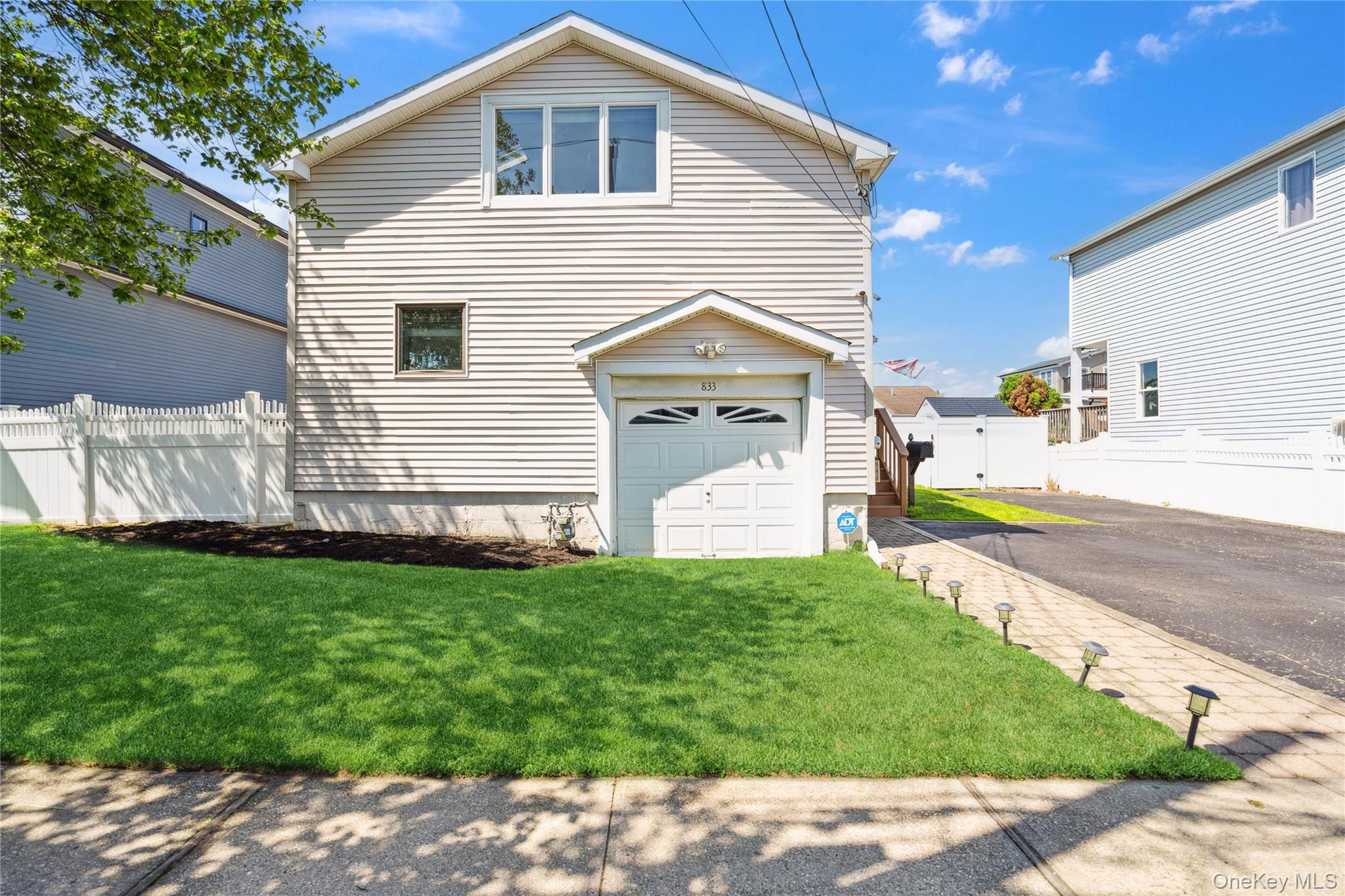 833 S 5th Street