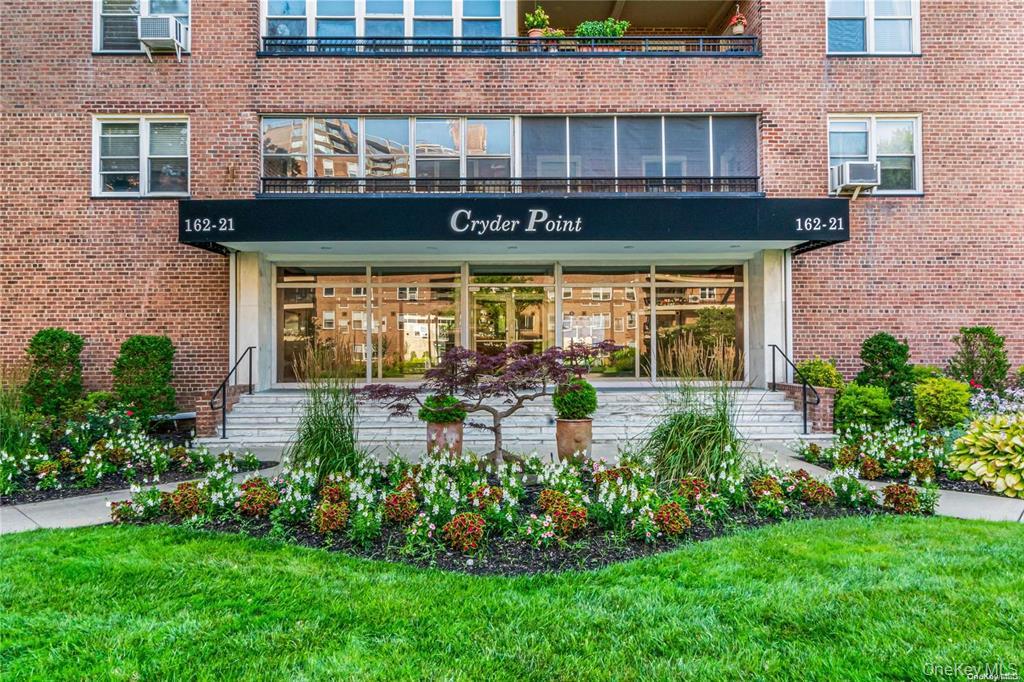 162-21 Powells Cove Boulevard Unit: 3D