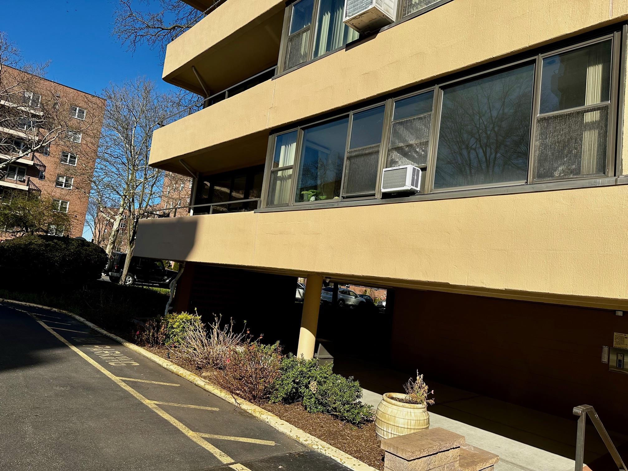 162-30 Powells Cove Boulevard Unit: 2D