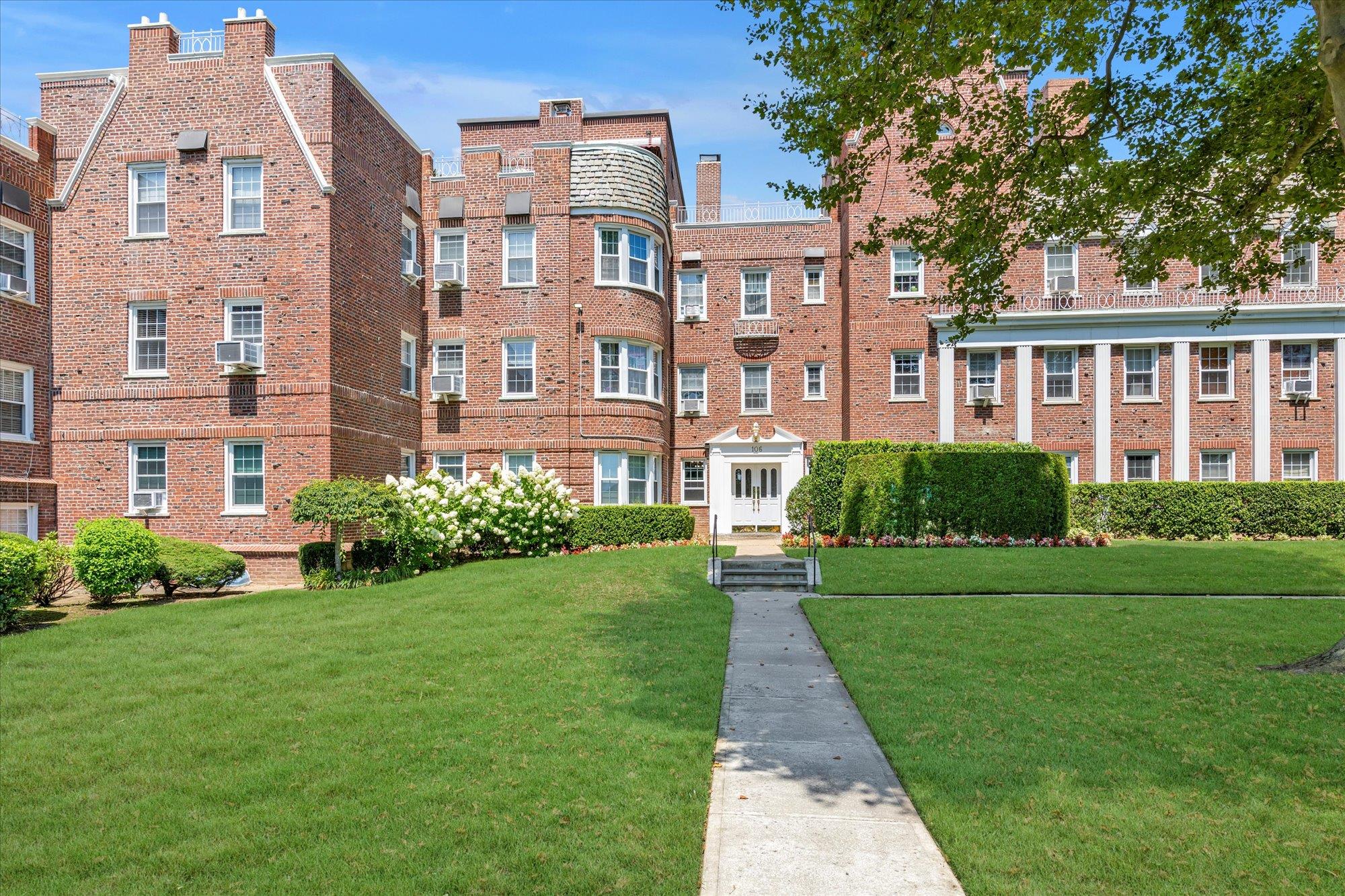 106 S Village Avenue Unit: 3A