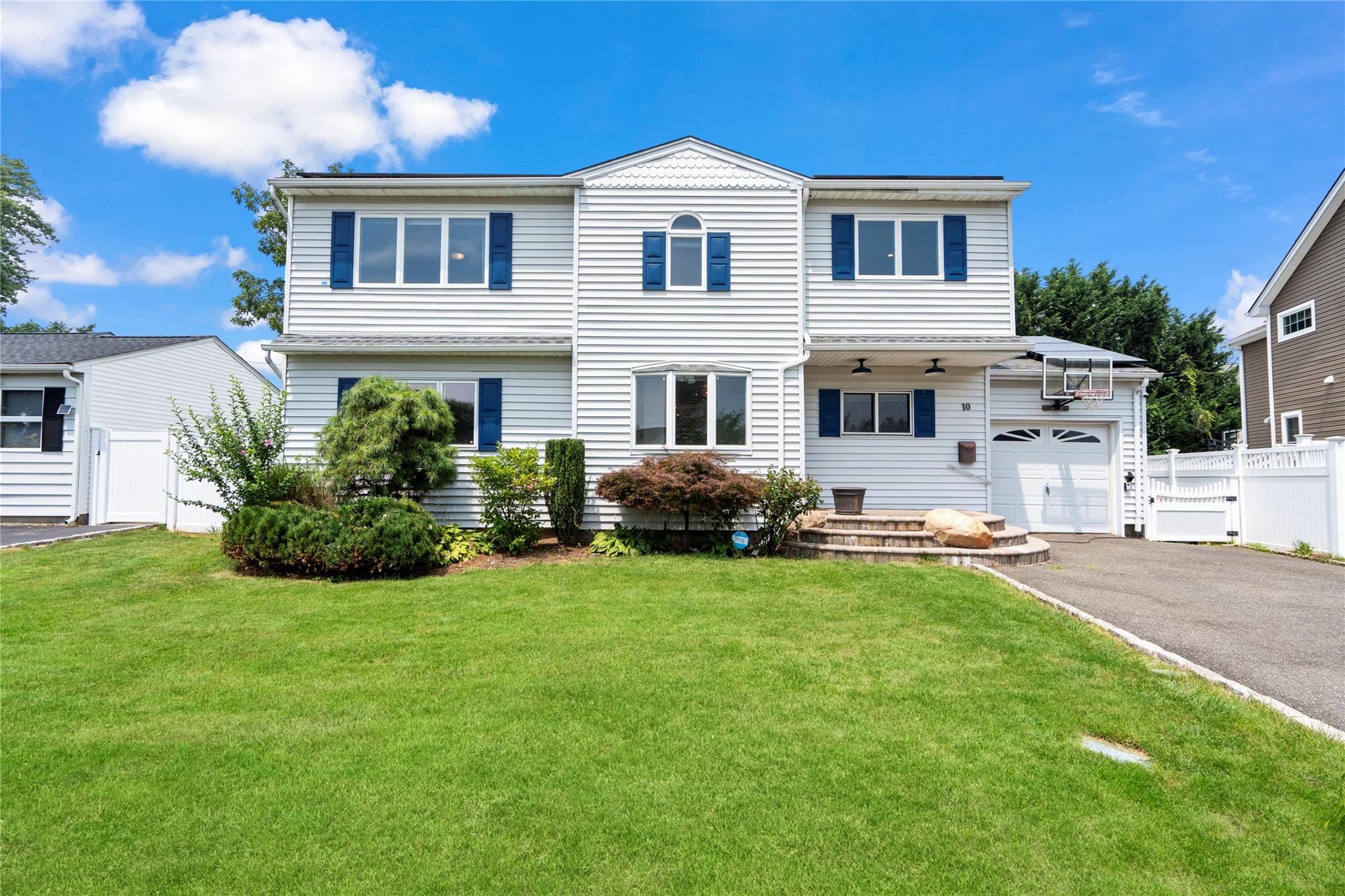 10 Lillian Lane