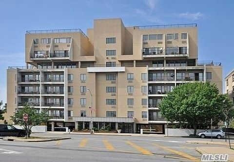 235 W Park Avenue Unit: 404