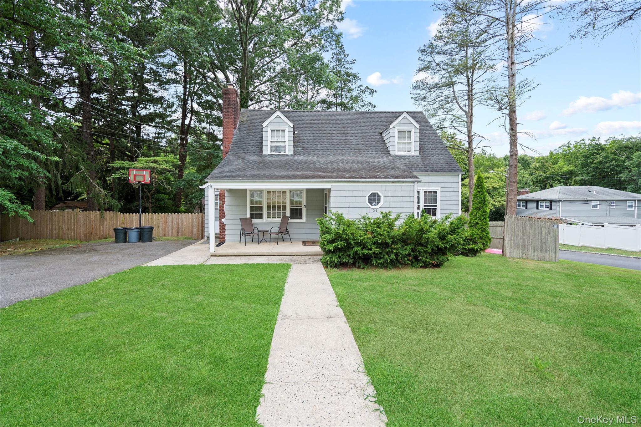25 Hillside Avenue
